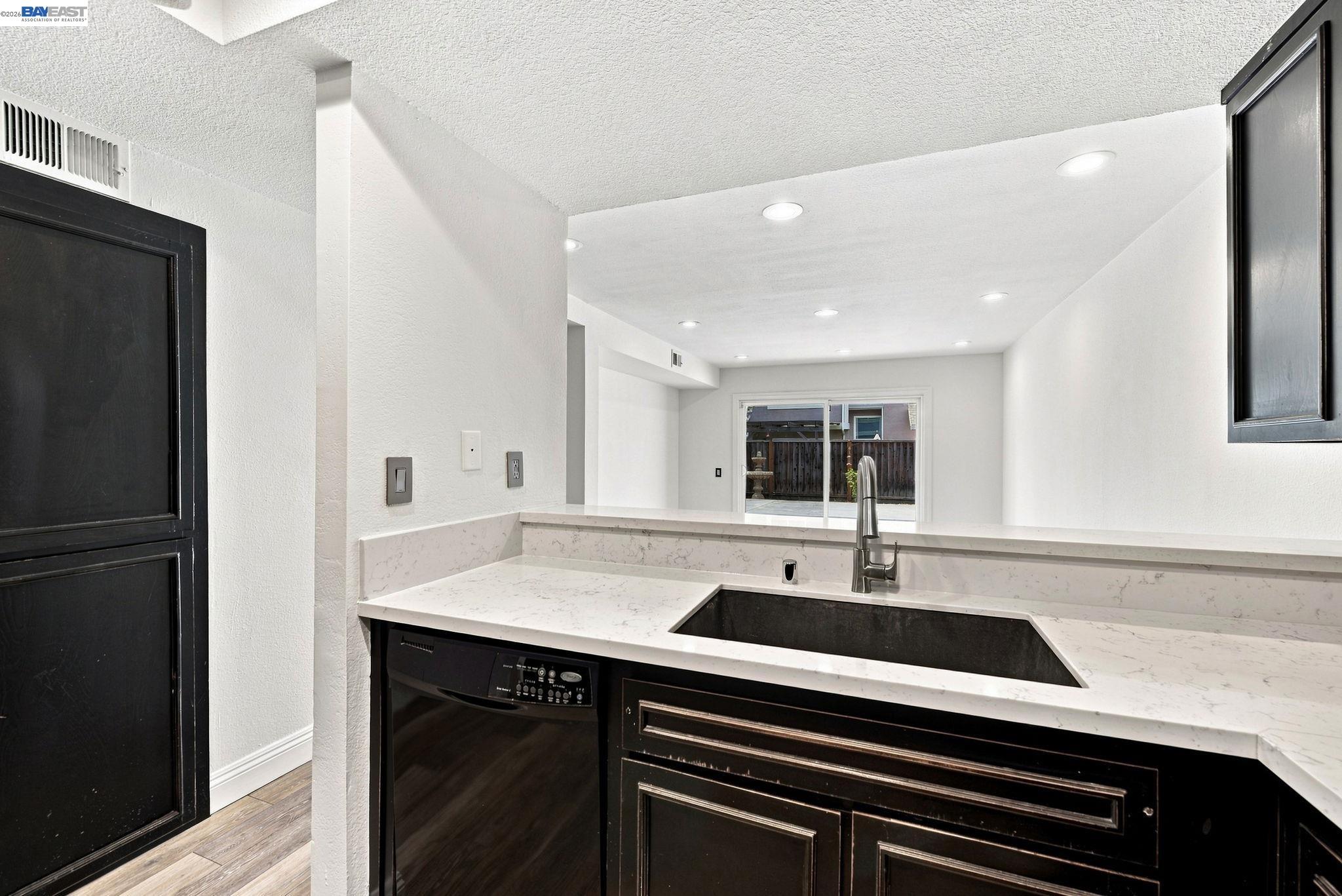 2423 Blackpool Ln