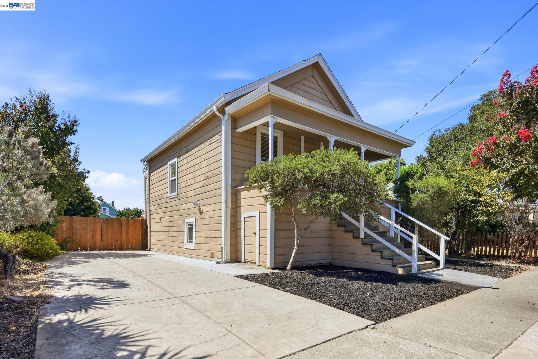 22729 Yolo St