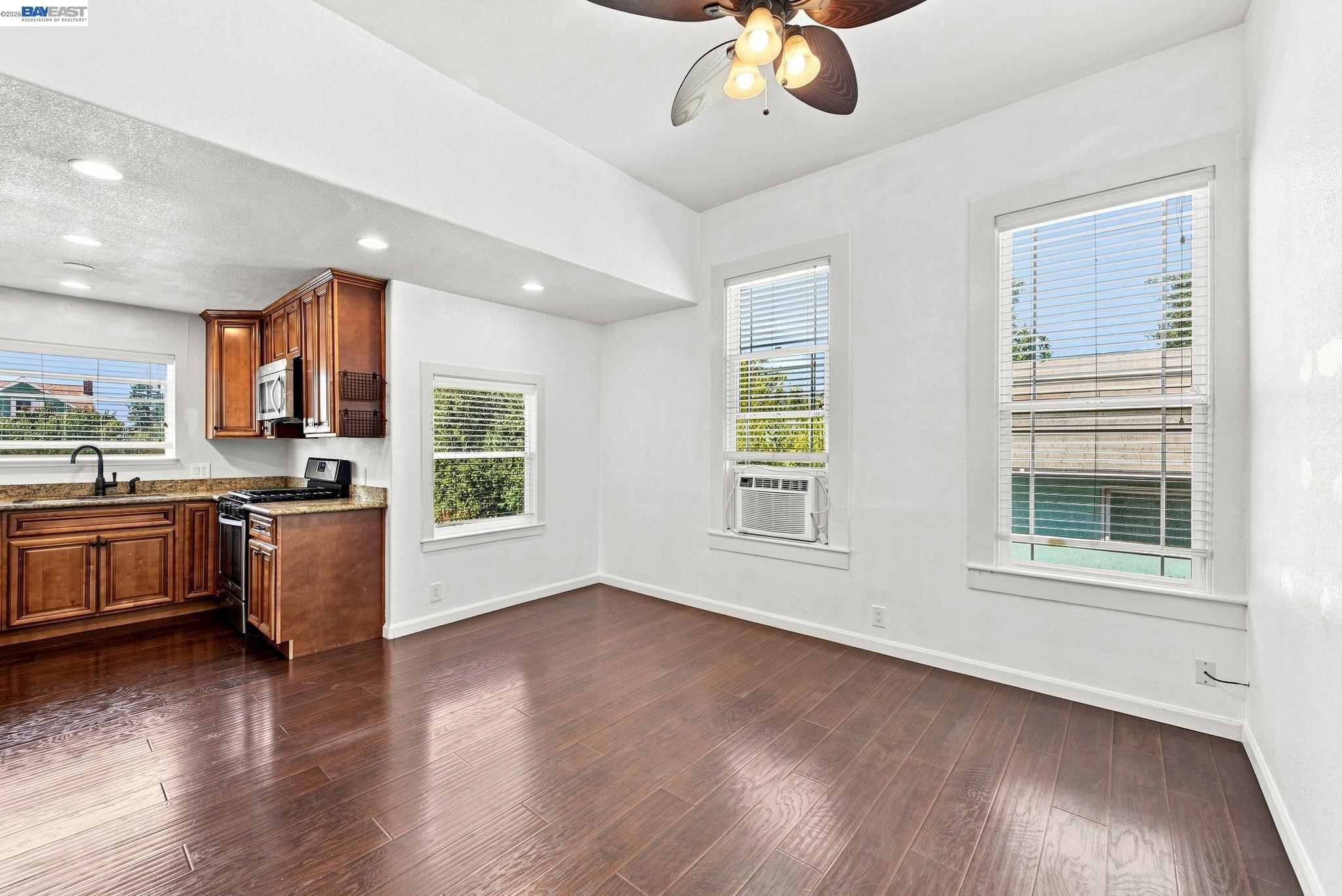 22729 Yolo St