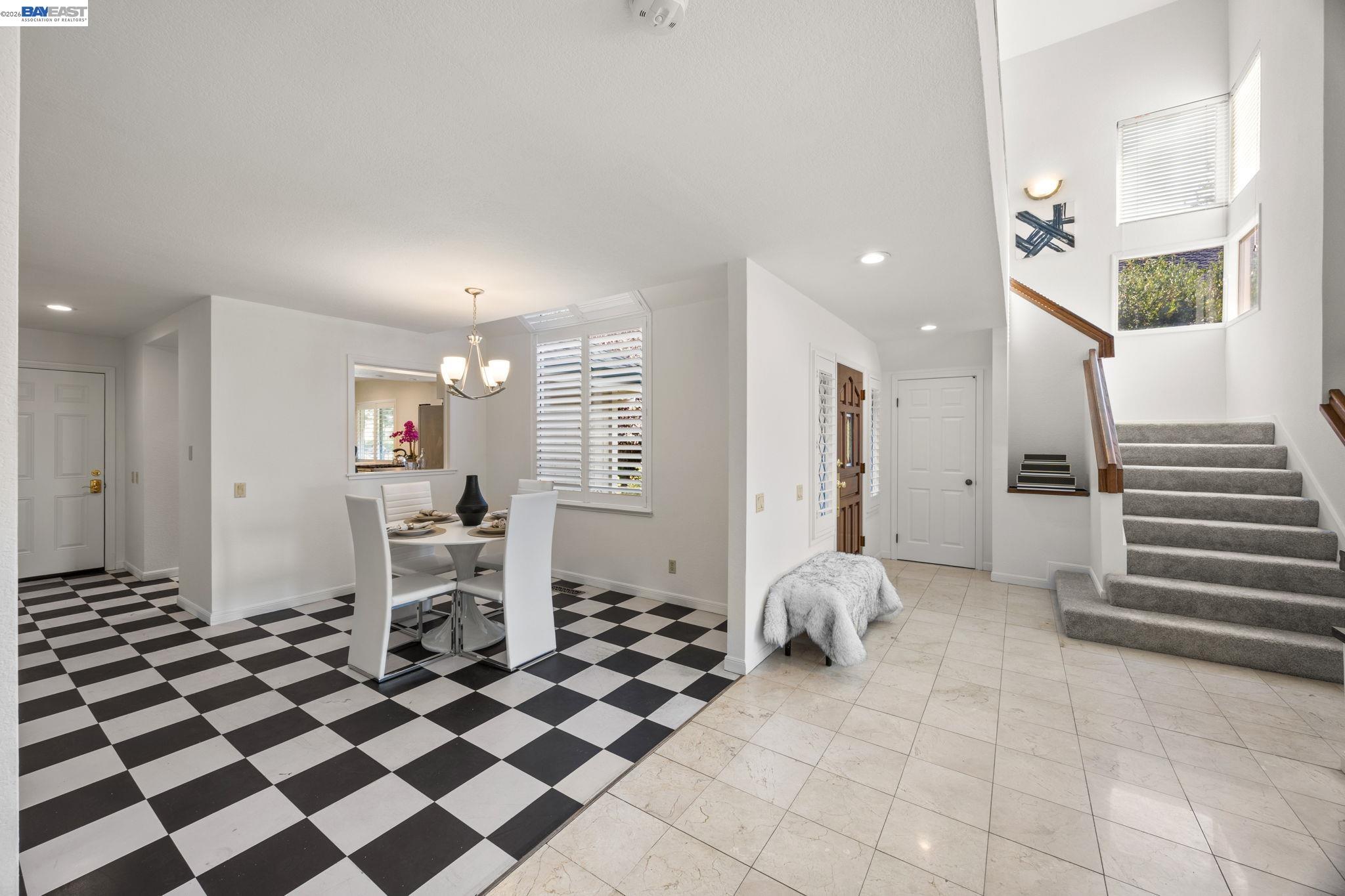 817 Redwood Dr