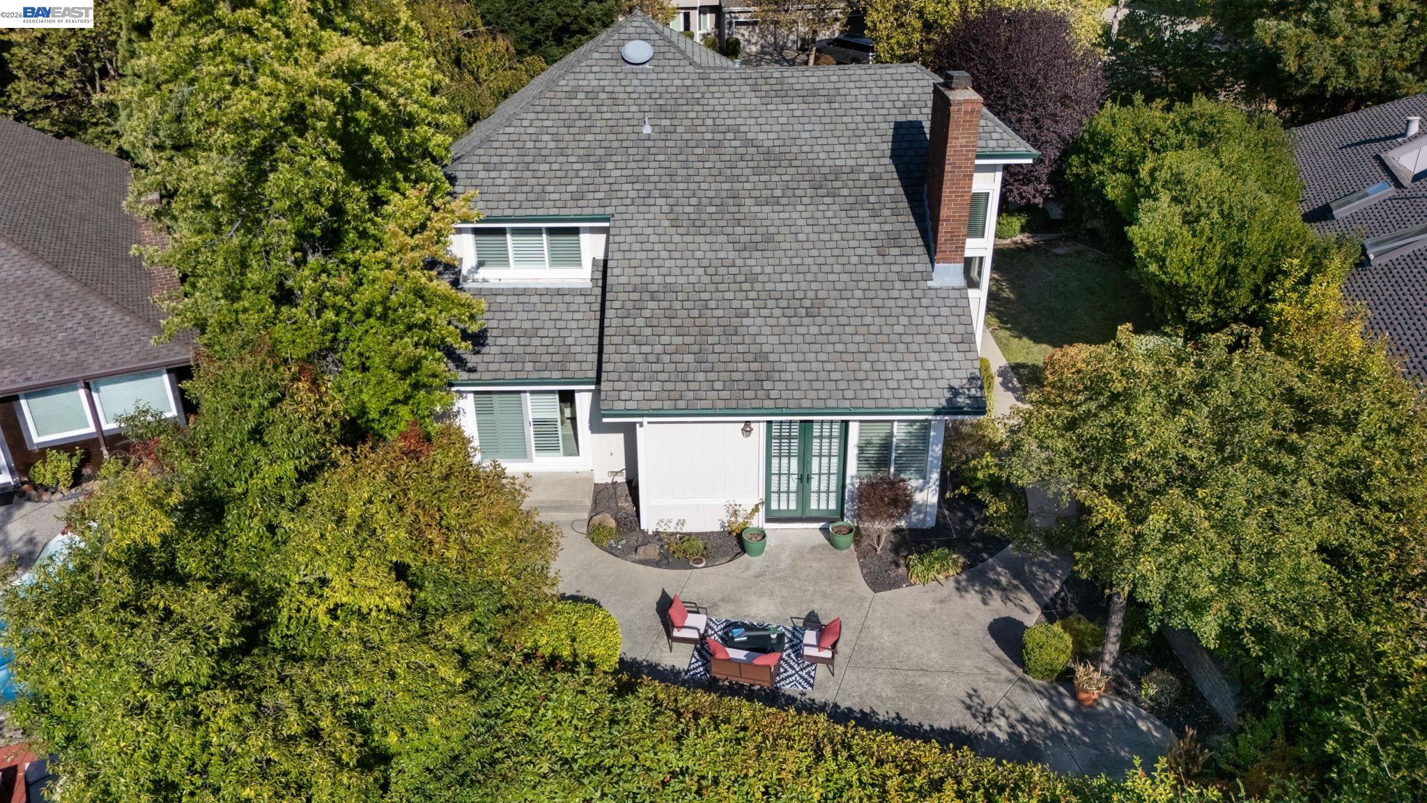 817 Redwood Dr
