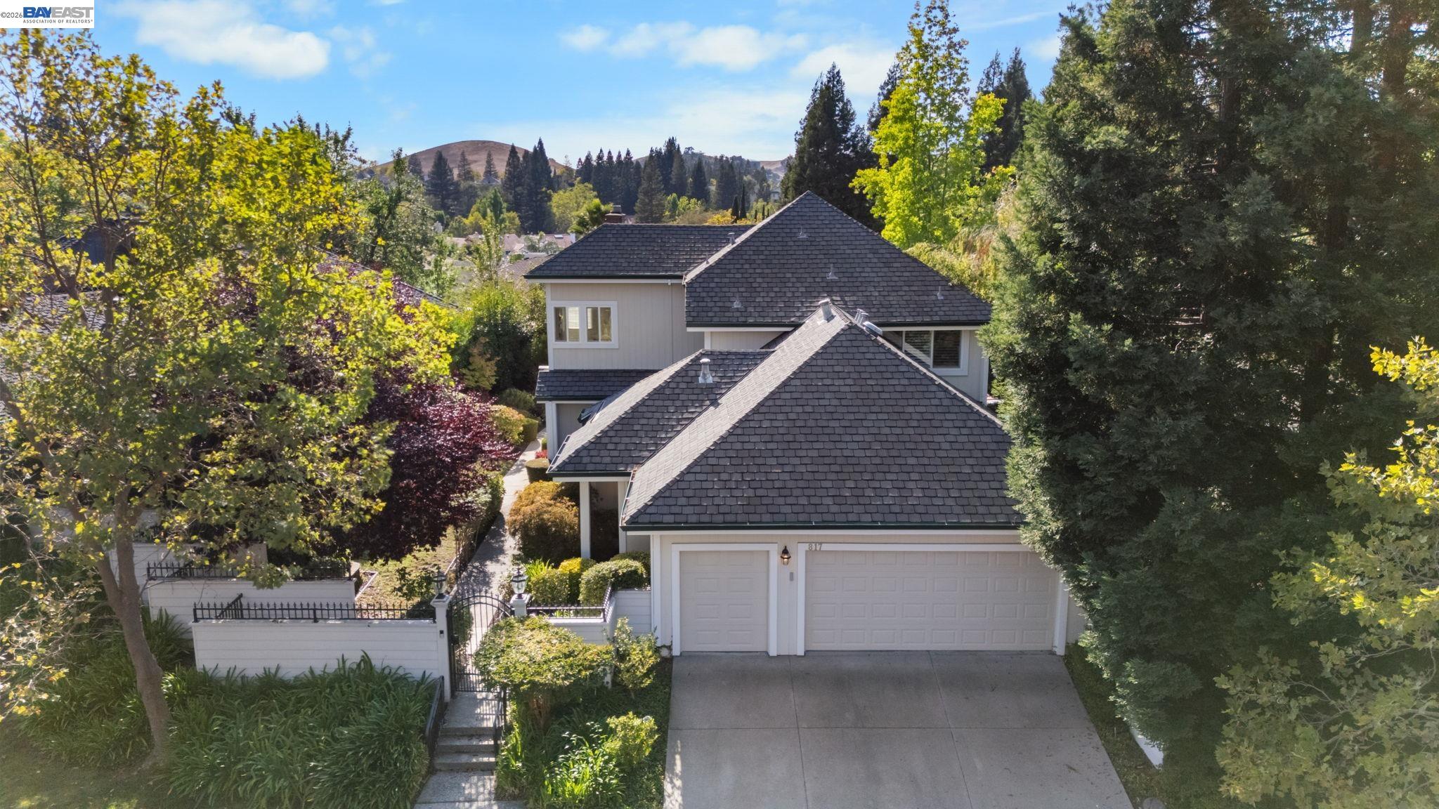 817 Redwood Dr