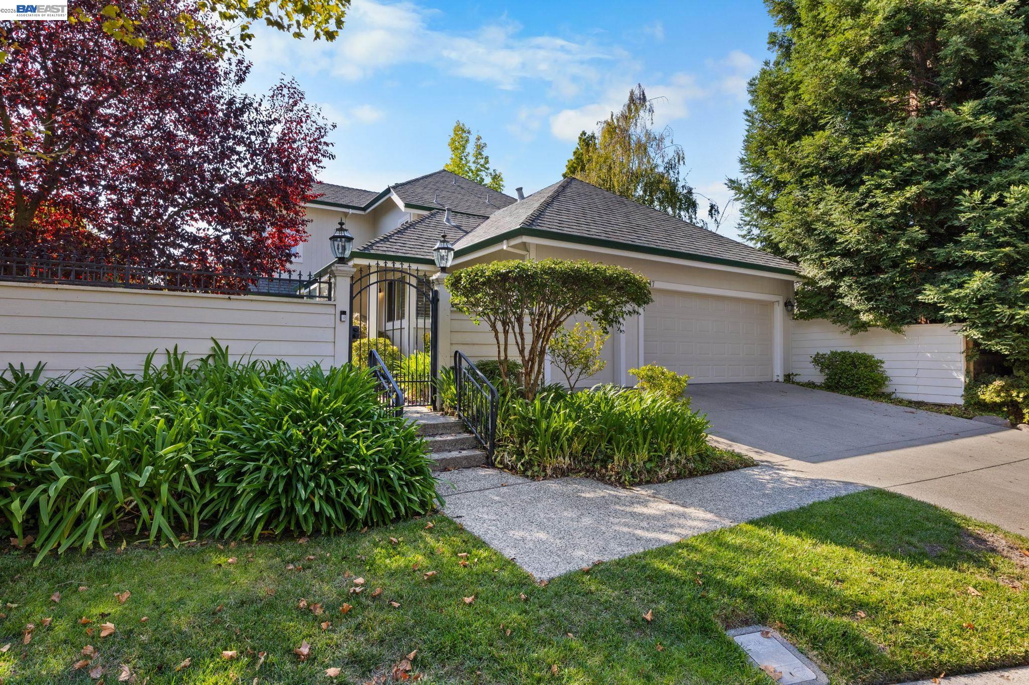 817 Redwood Dr