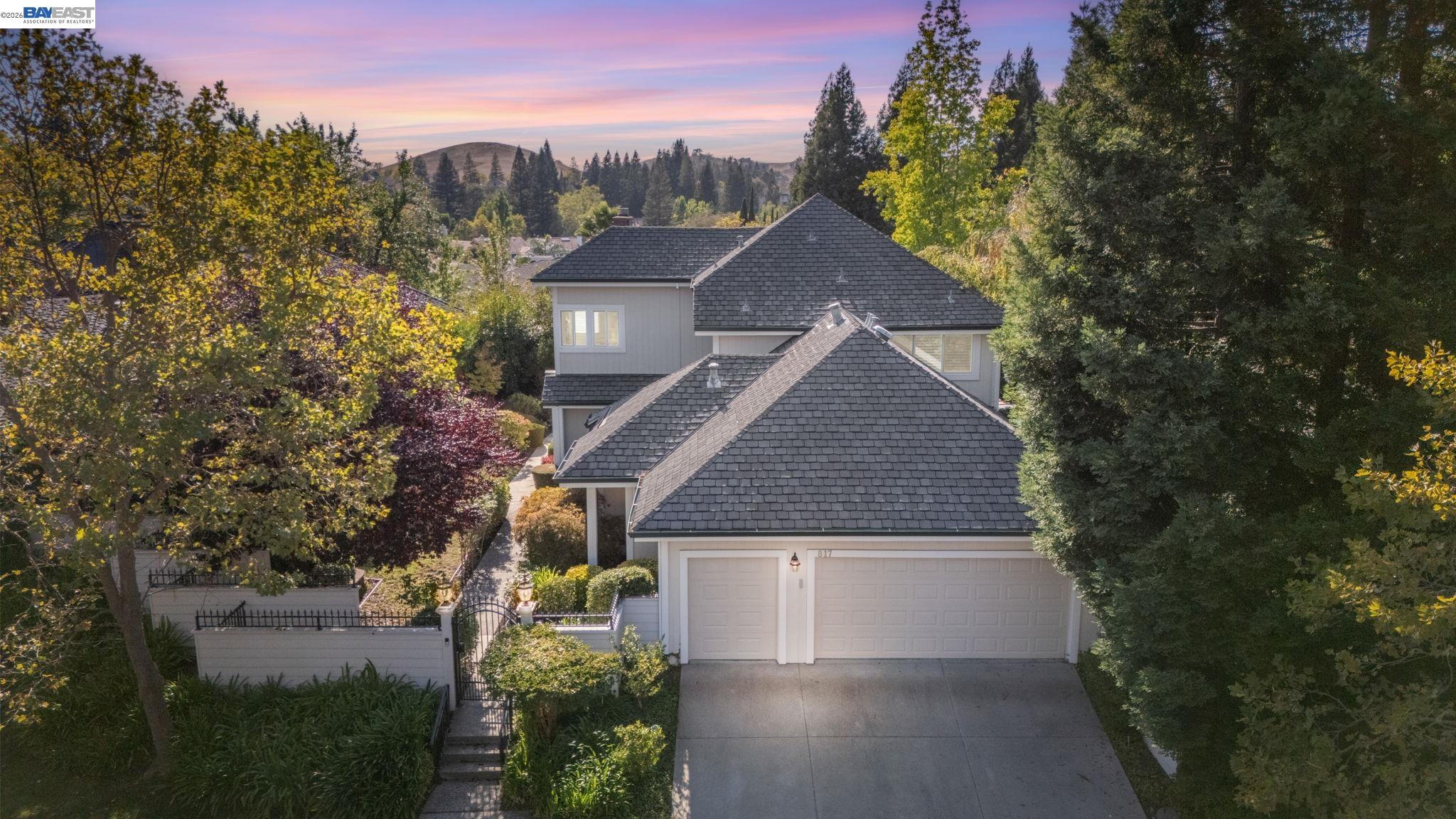 817 Redwood Dr