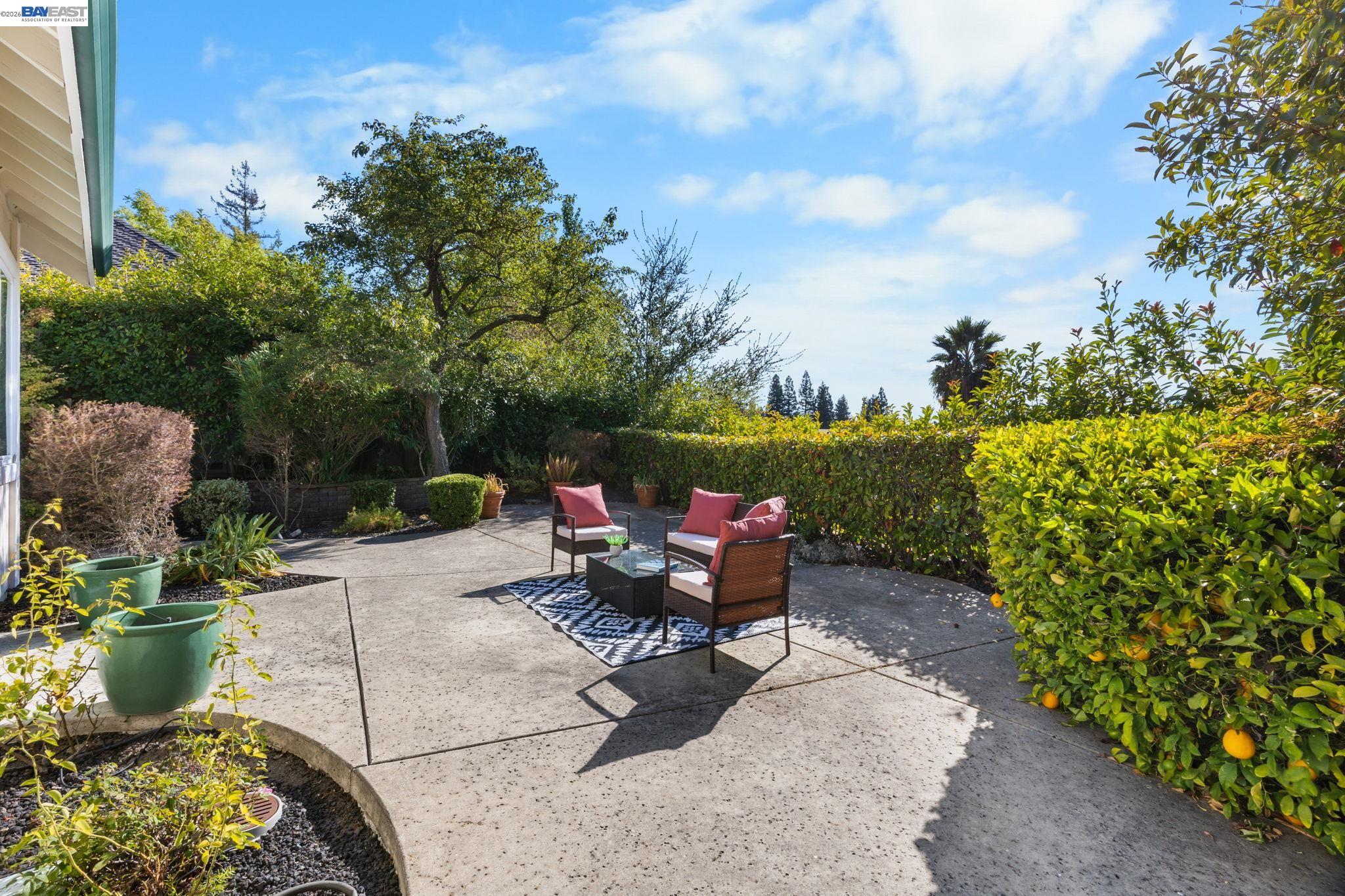 817 Redwood Dr