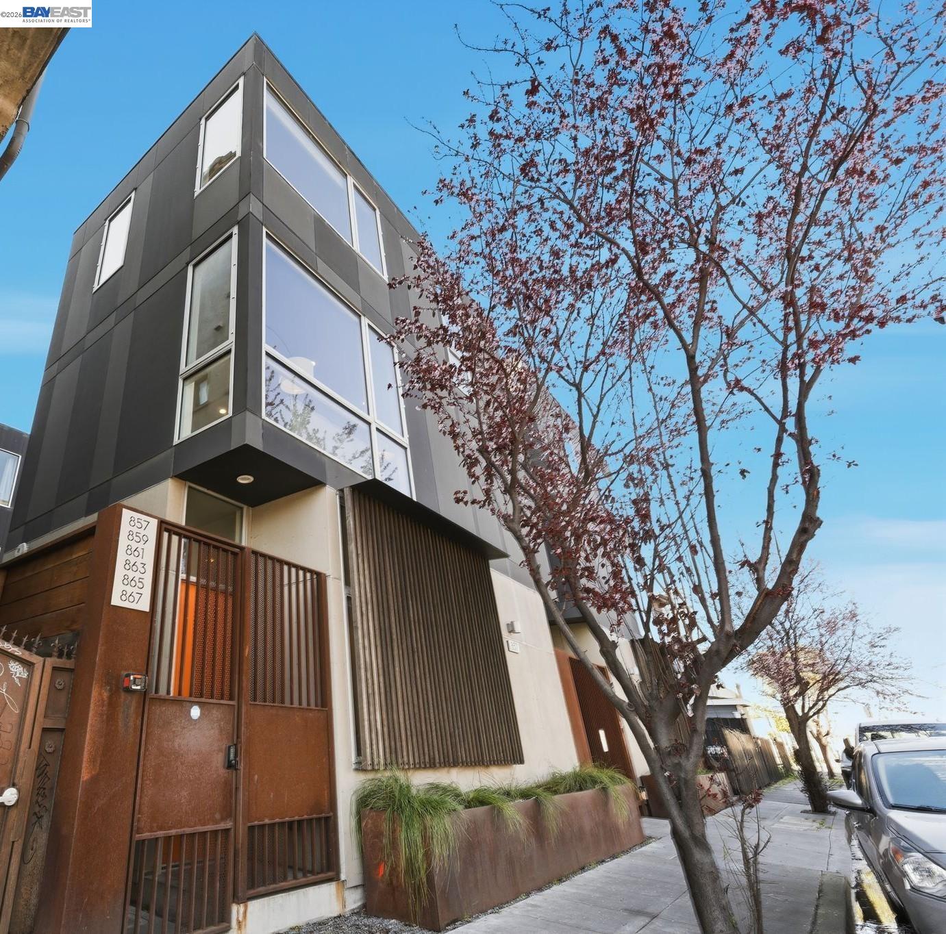 857 W Grand Ave