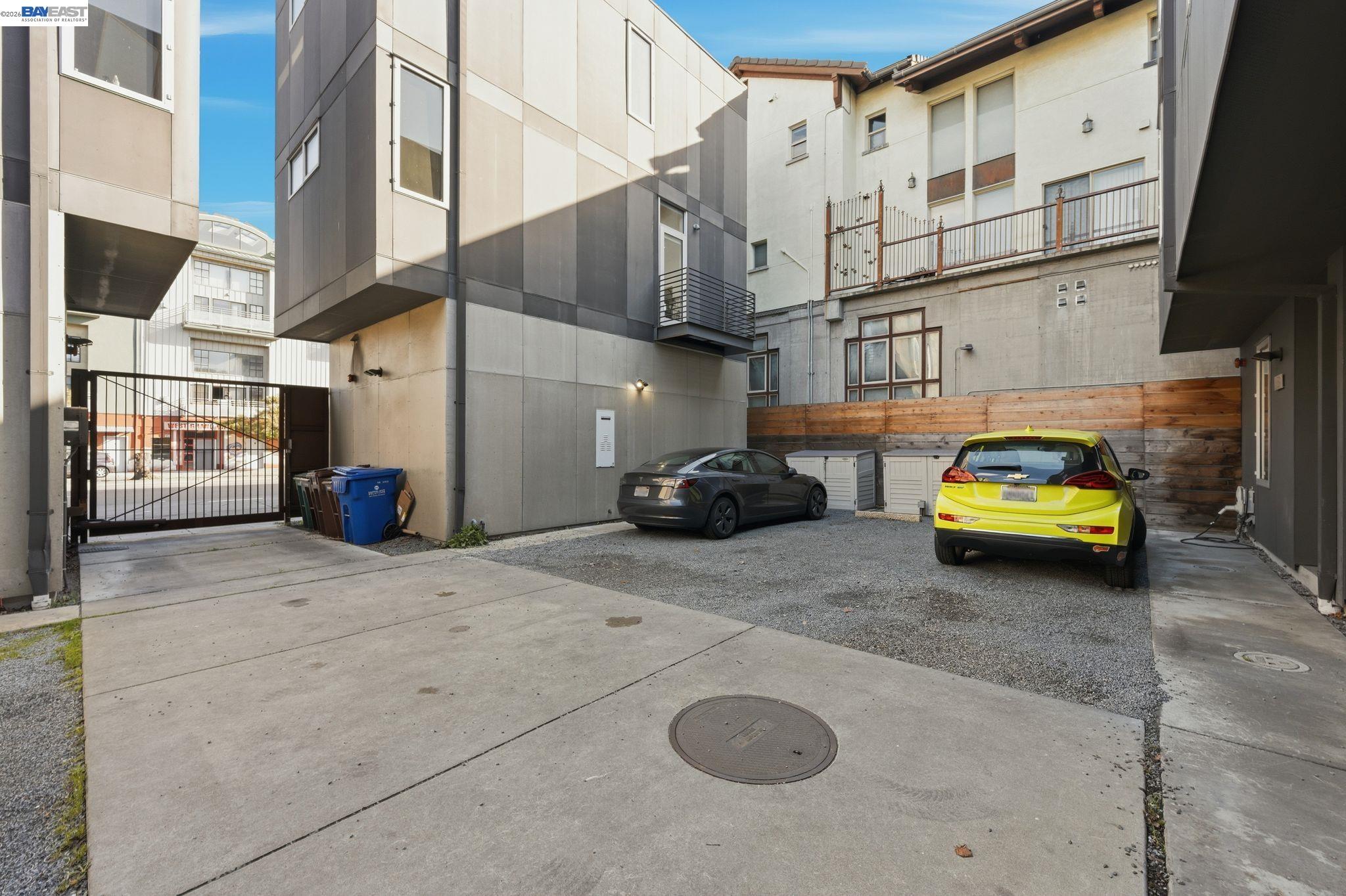 857 W Grand Ave