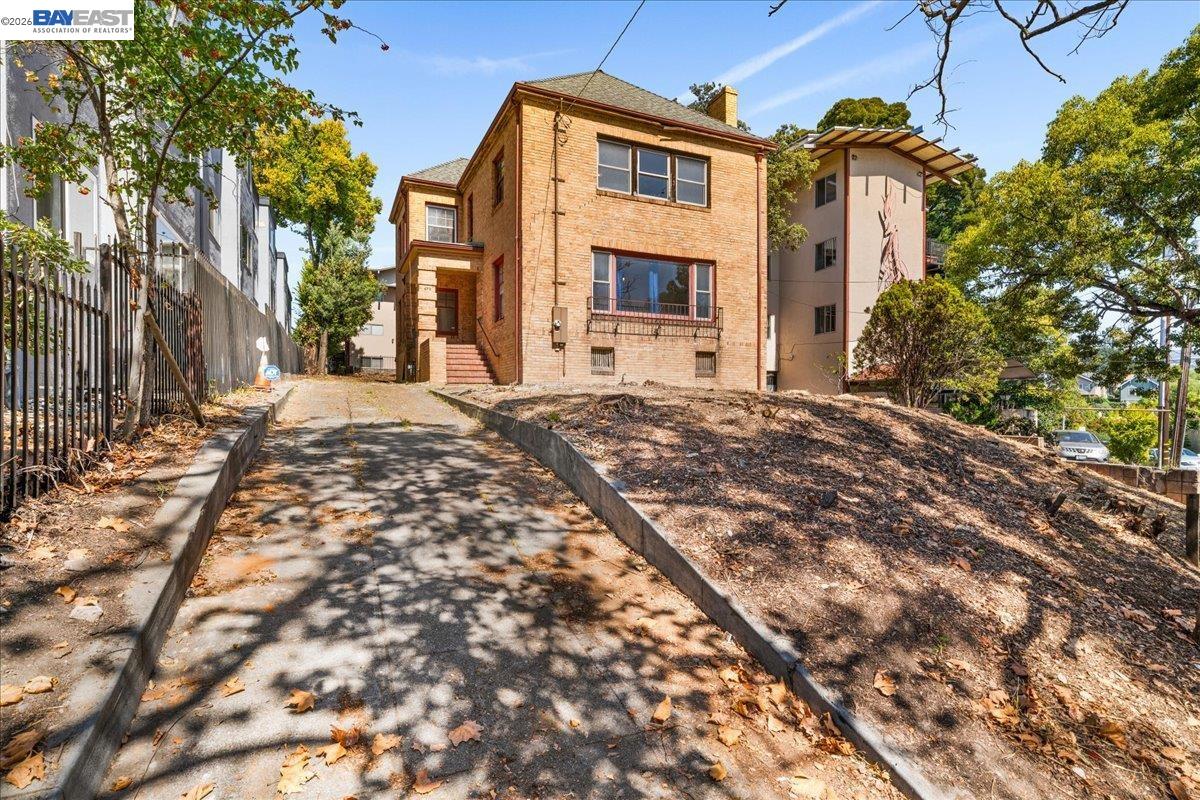 473 Crescent St