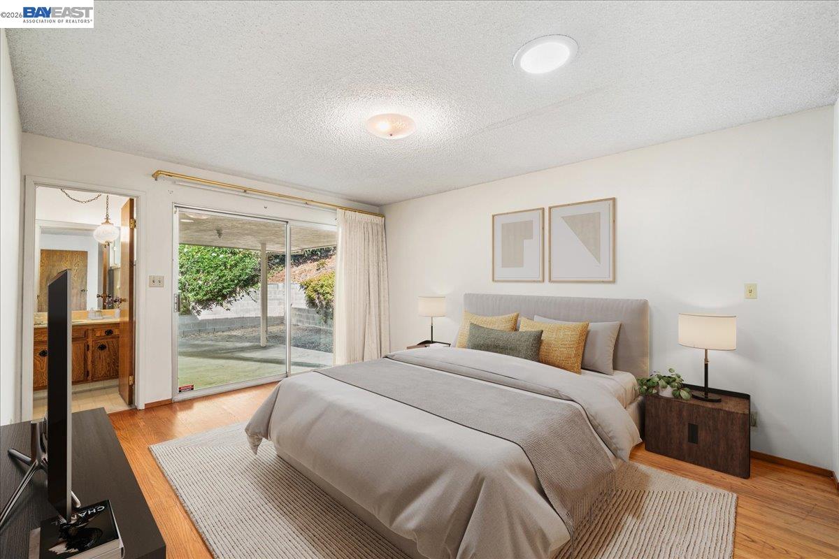 1356 Scenicview Dr