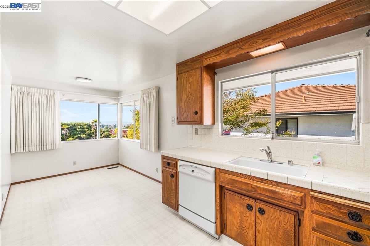 1356 Scenicview Dr