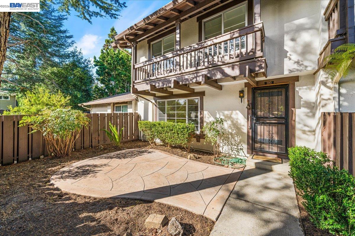 380 Serramonte Ter