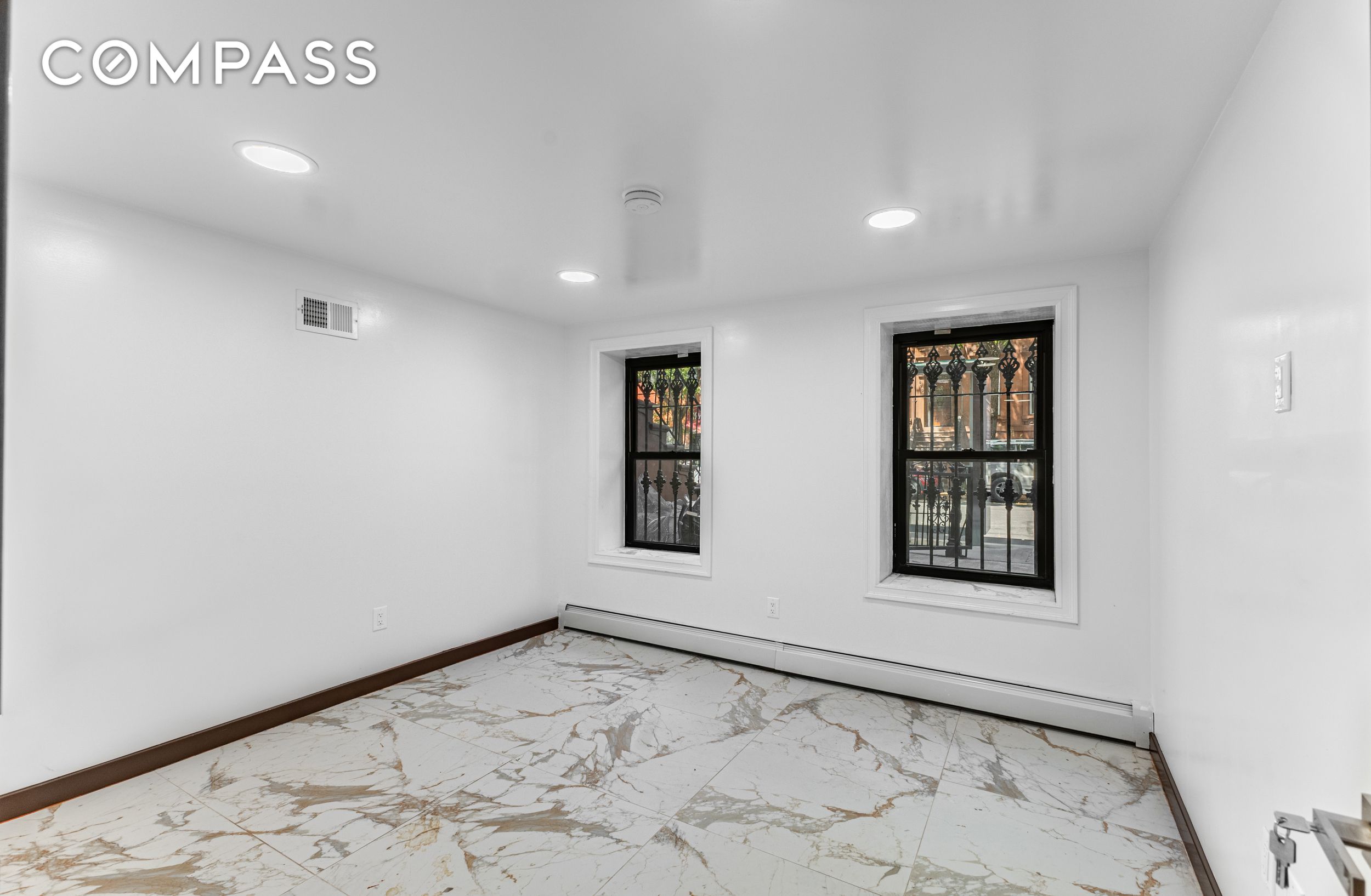902 Lafayette Avenue