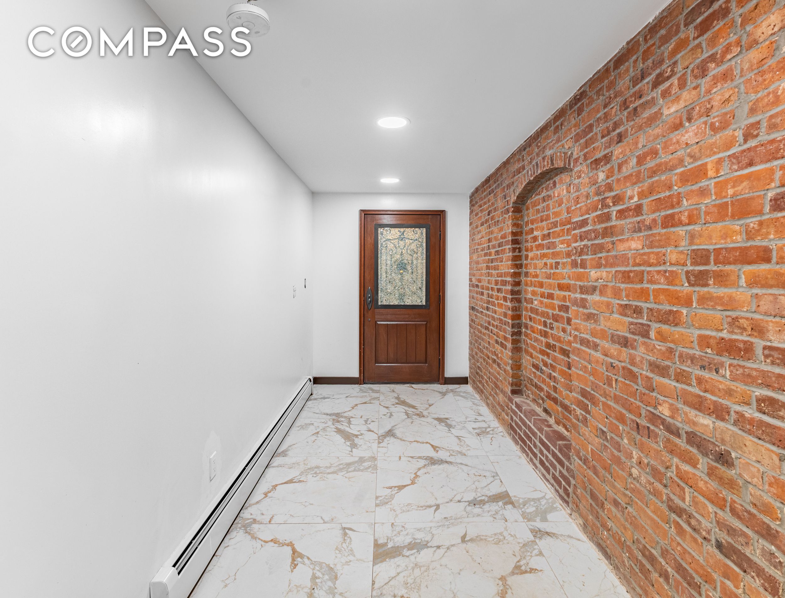 902 Lafayette Avenue