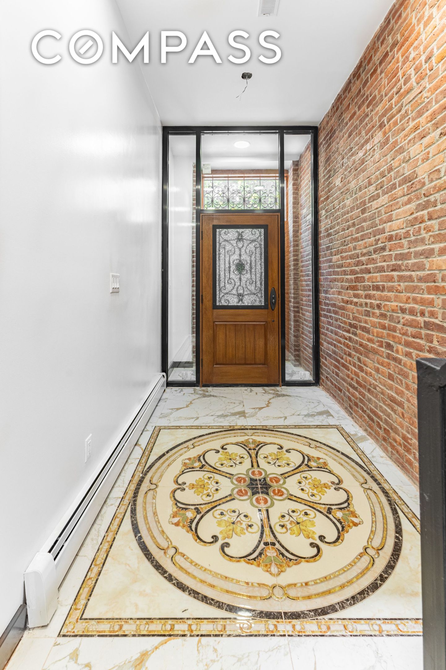 902 Lafayette Avenue