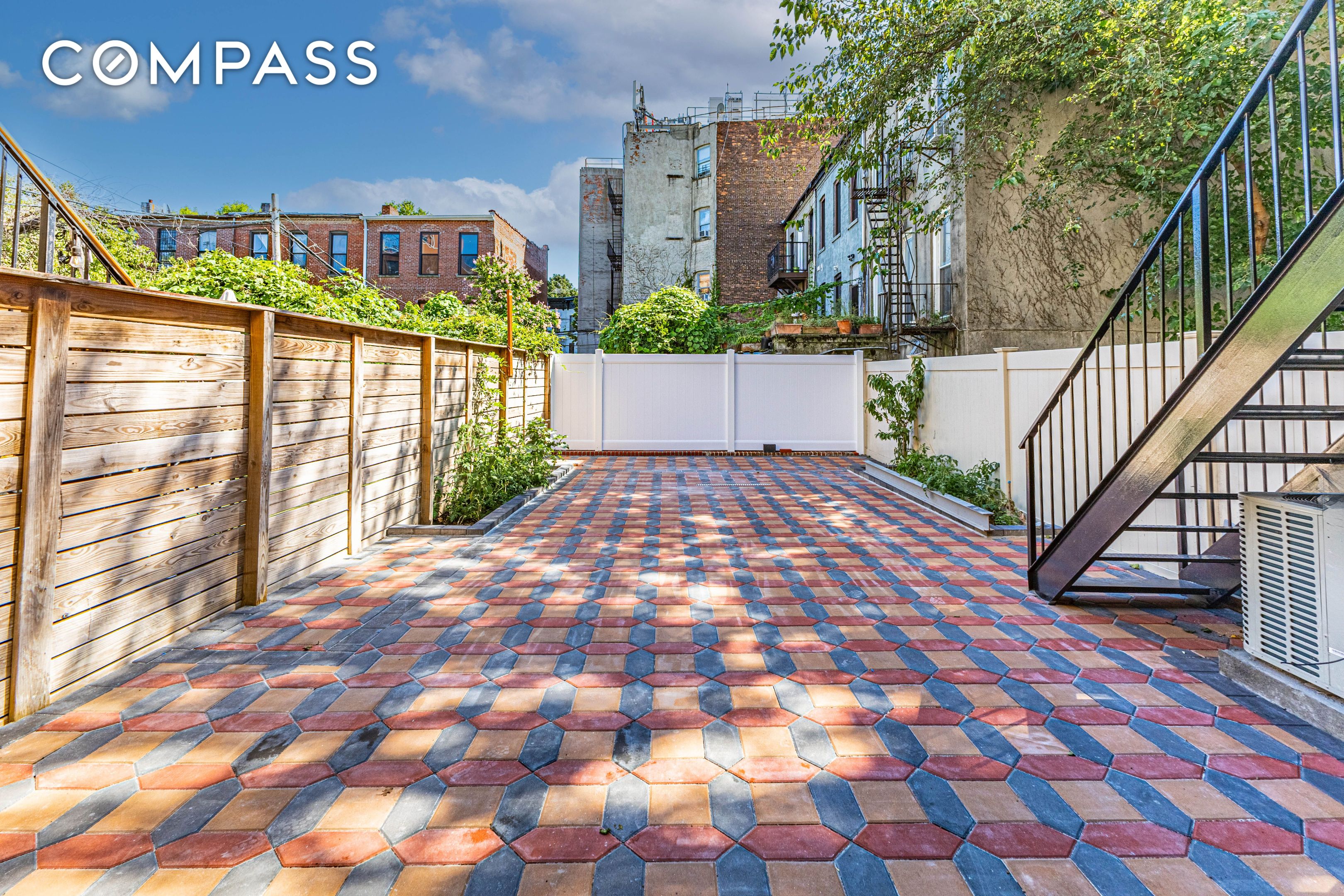 902 Lafayette Avenue