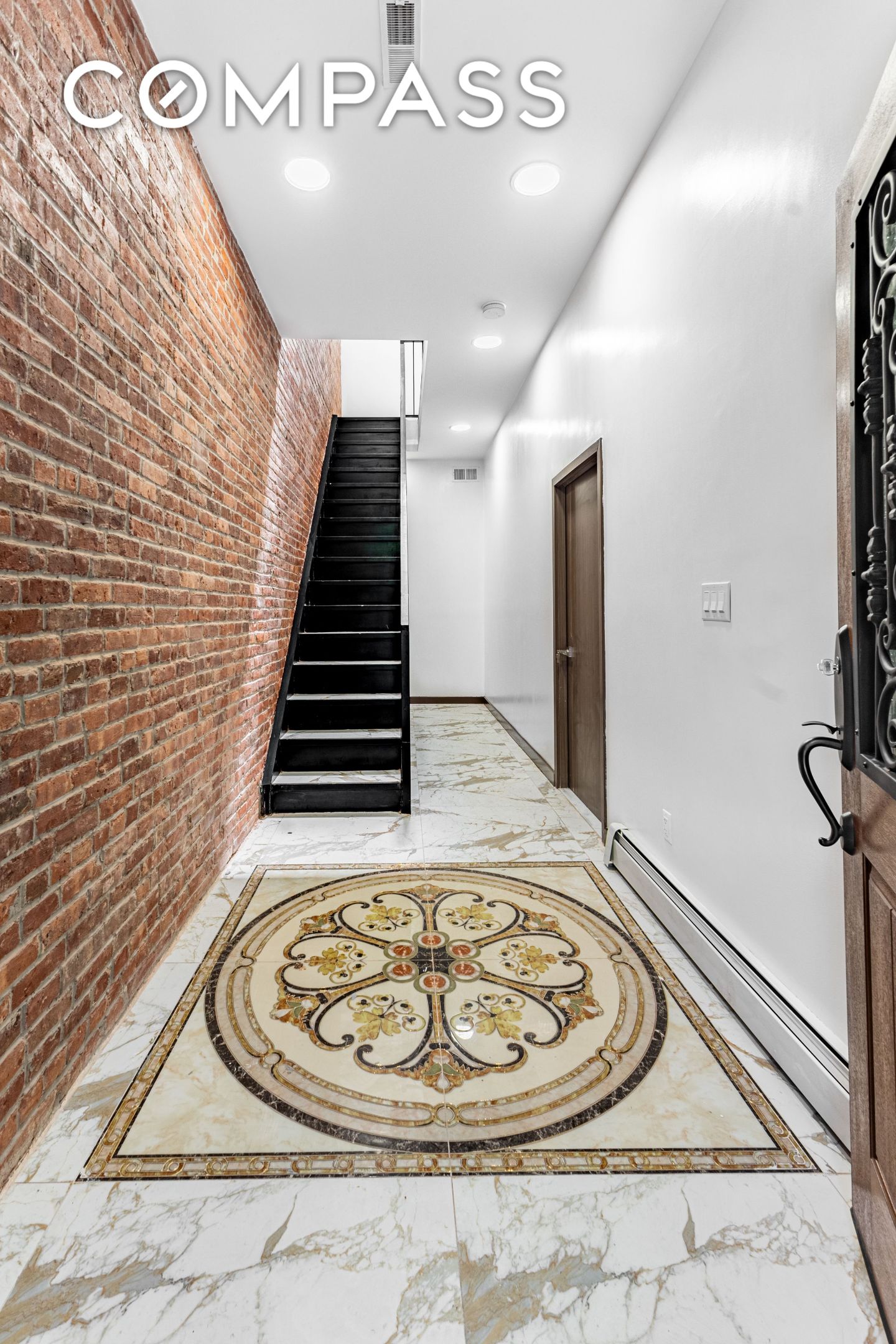 902 Lafayette Avenue