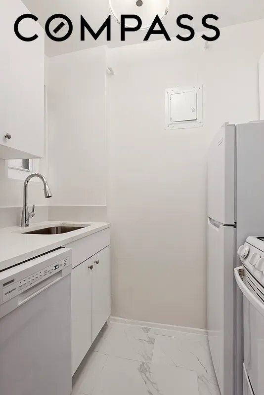 225 E 46th Street 8J