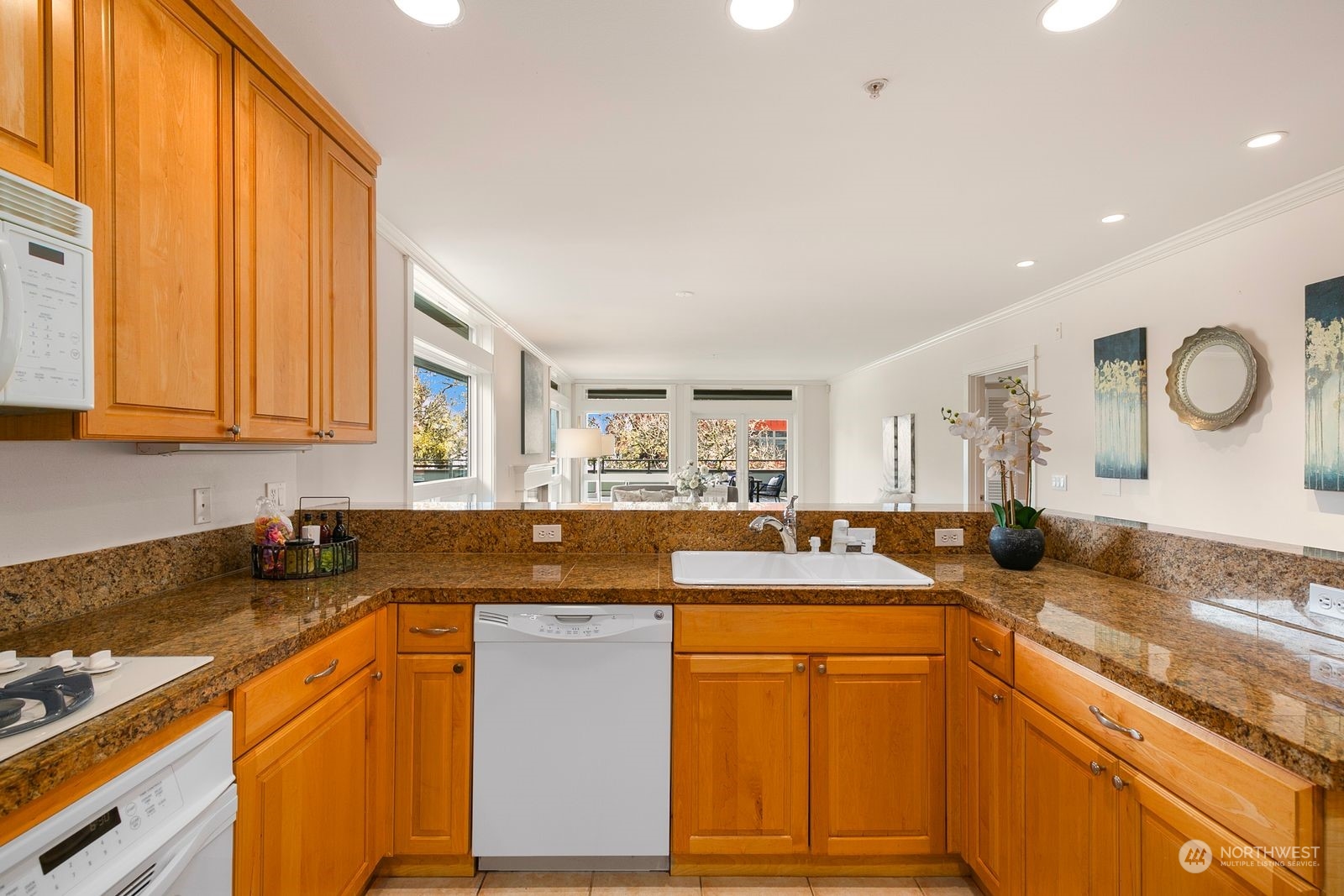 121 Lakeside Avenue Unit: 201