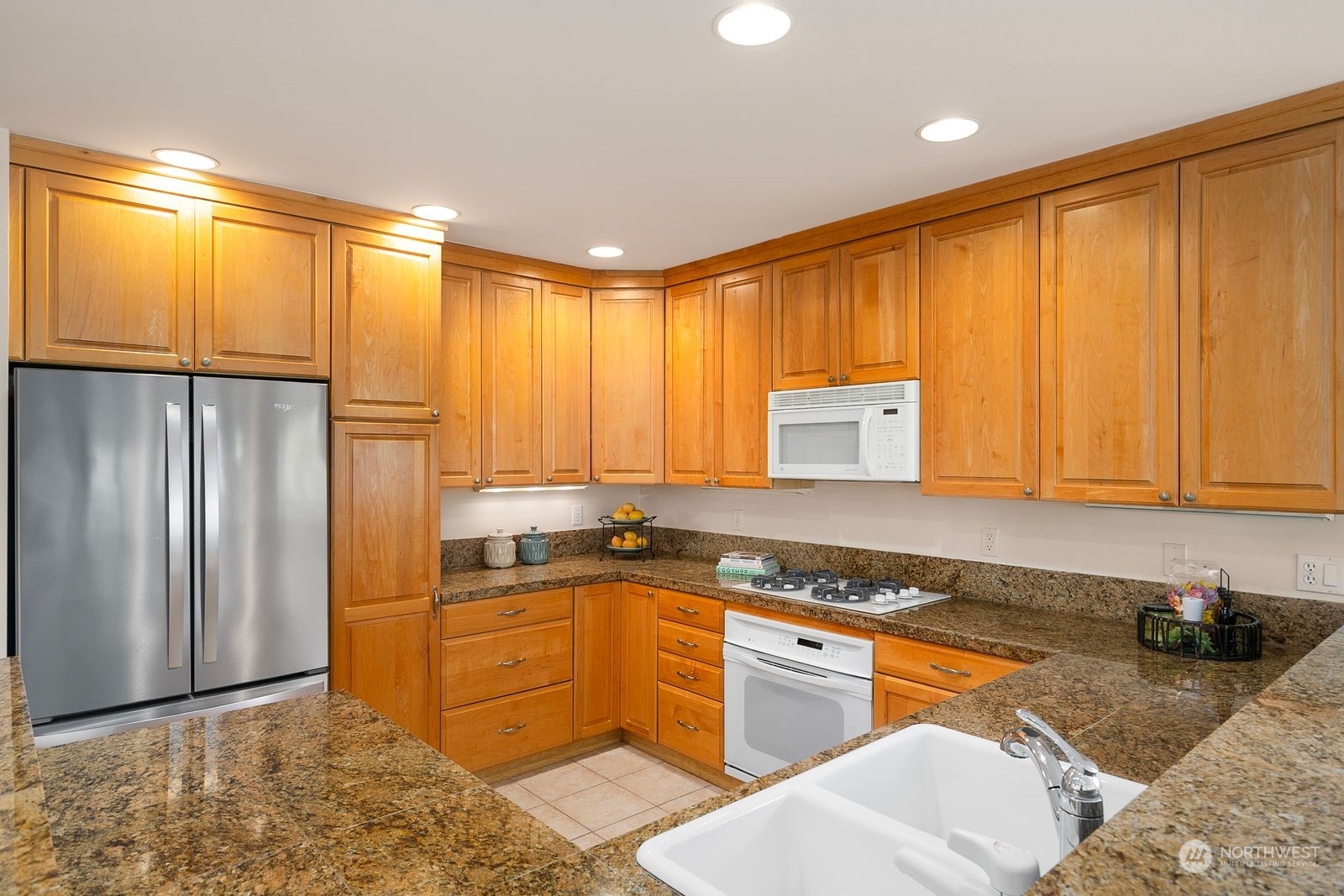 121 Lakeside Avenue Unit: 201