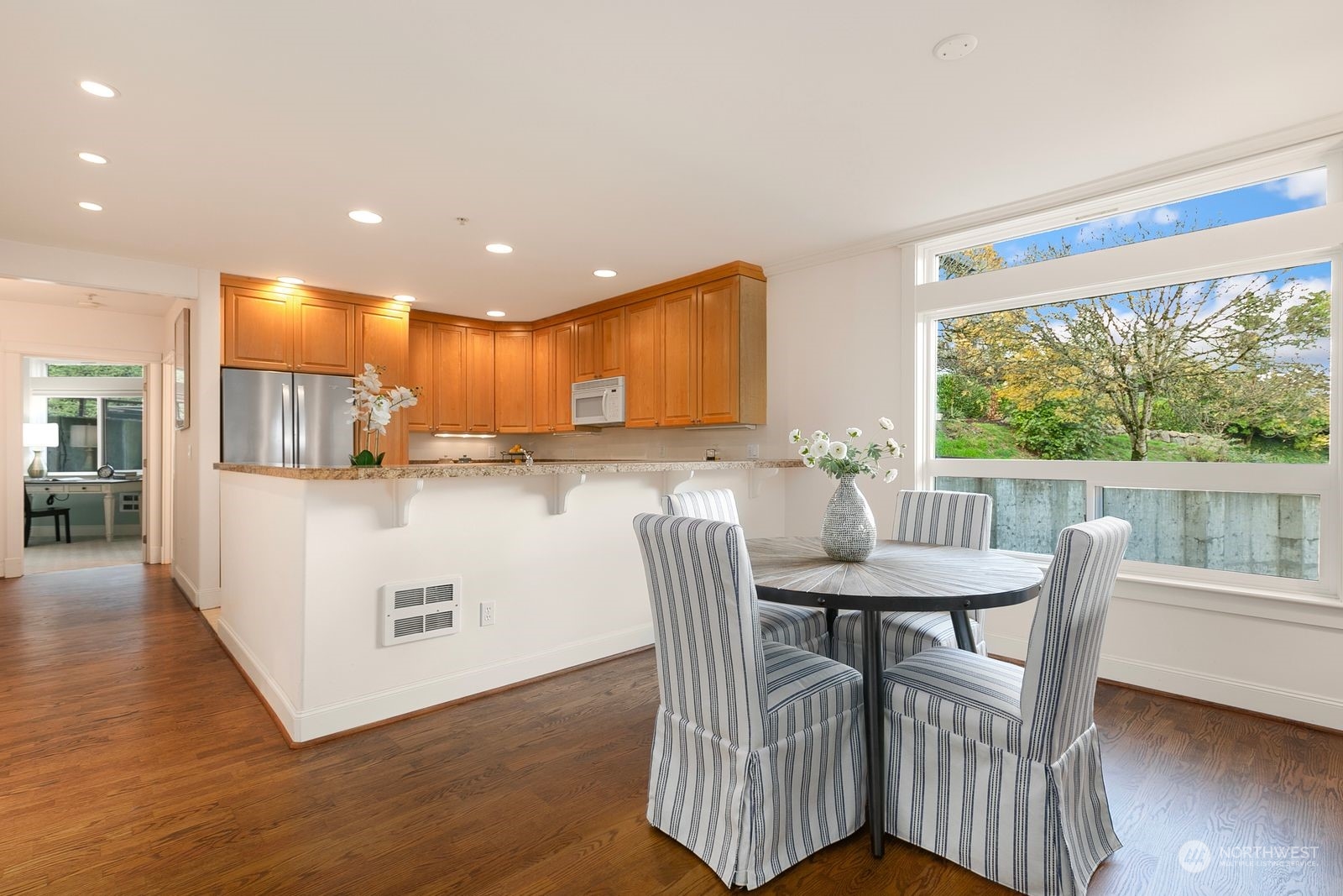 121 Lakeside Avenue Unit: 201