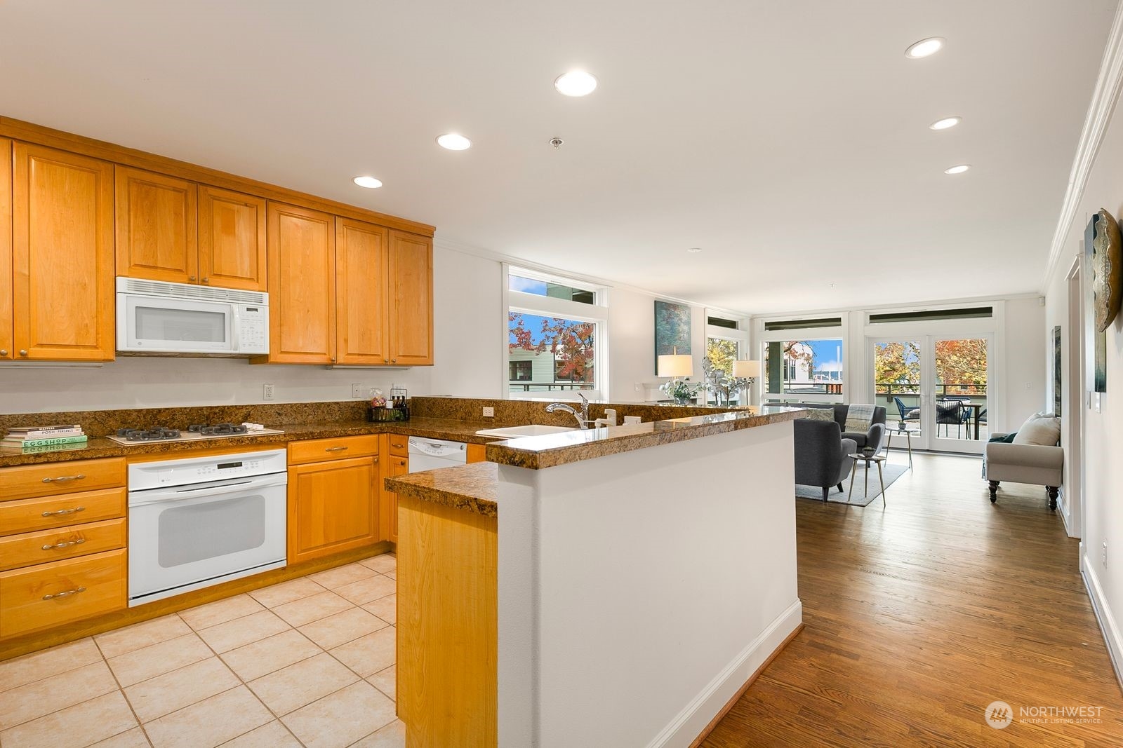 121 Lakeside Avenue Unit: 201