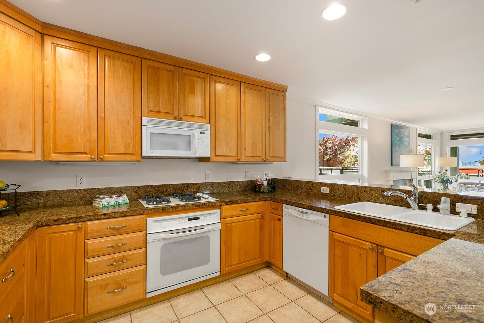 121 Lakeside Avenue Unit: 201