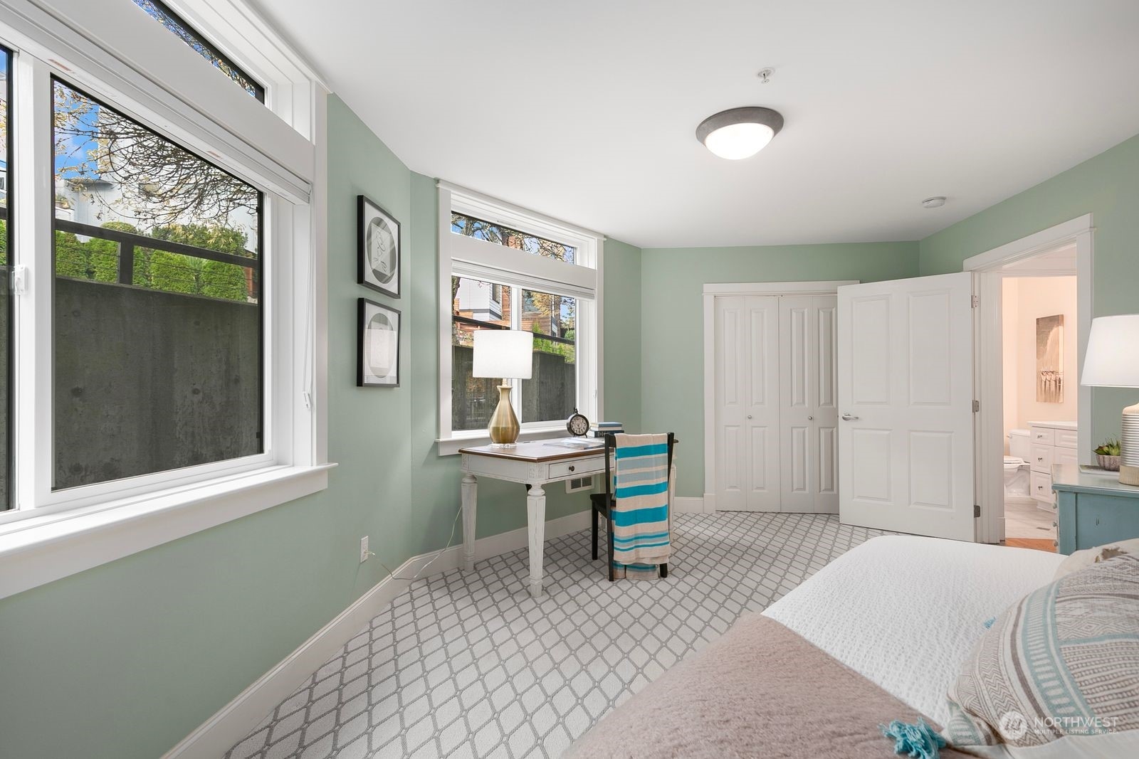 121 Lakeside Avenue Unit: 201