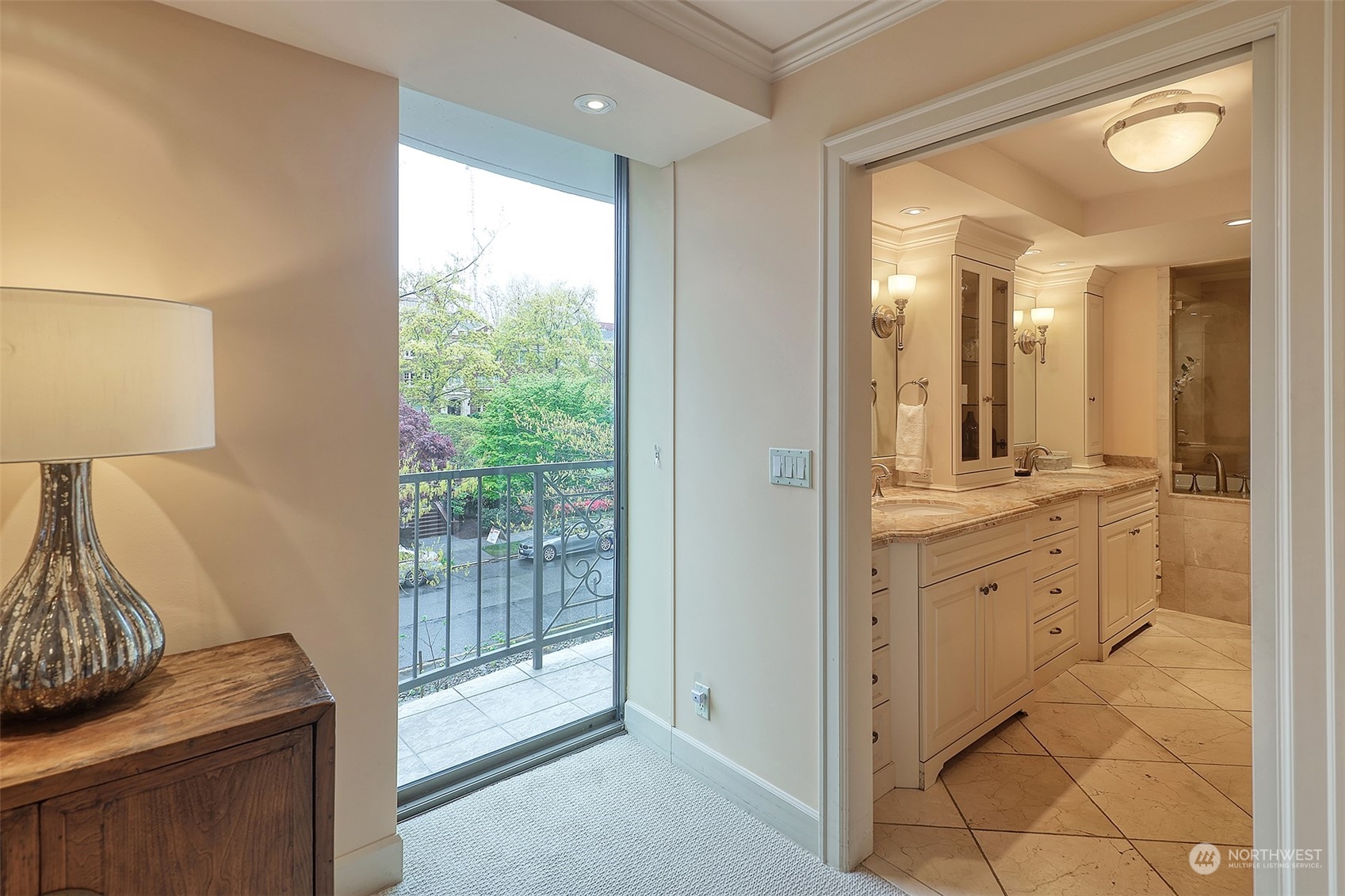 111 W Highland Drive Unit: 3W