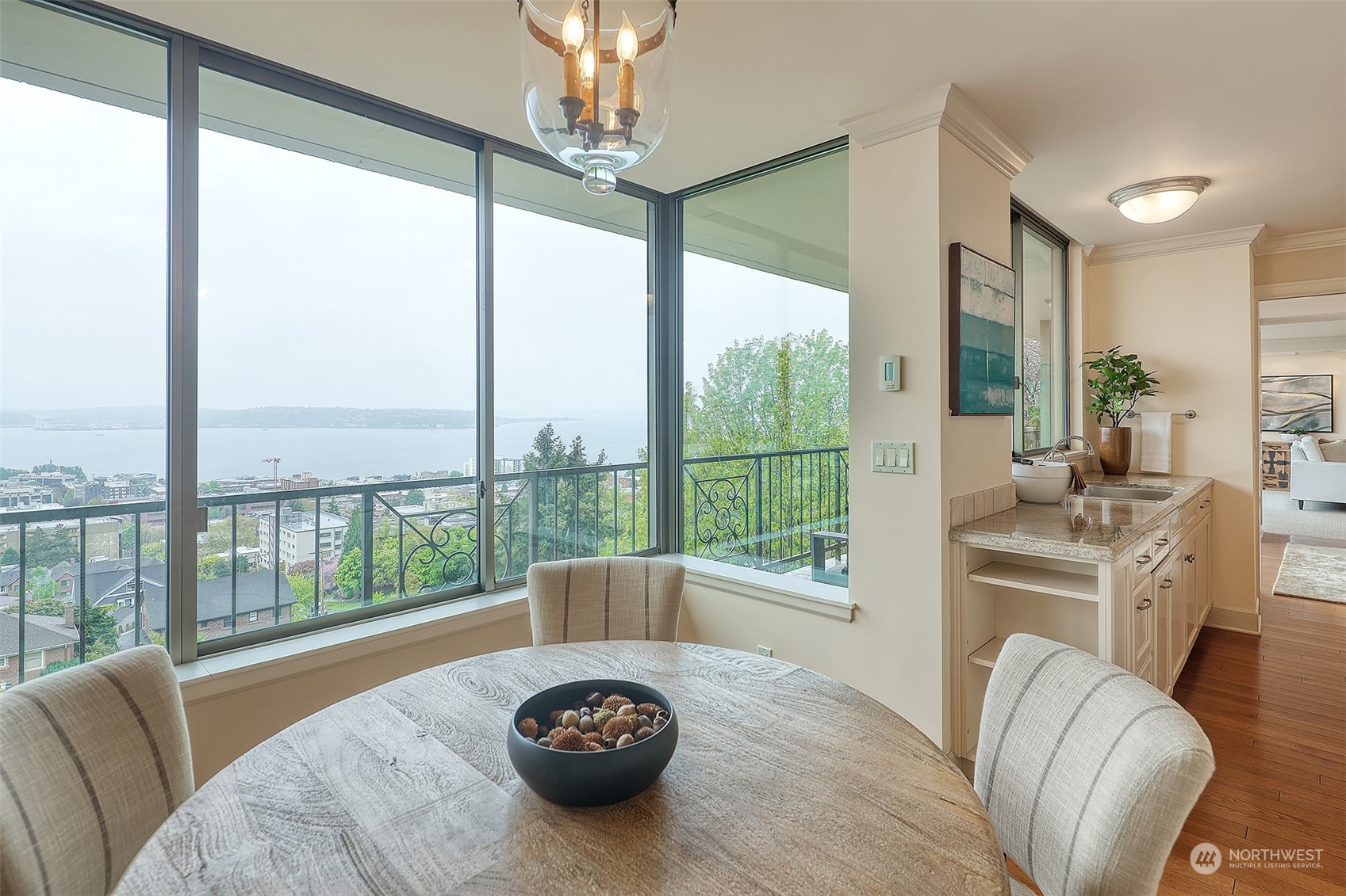 111 W Highland Drive Unit: 3W