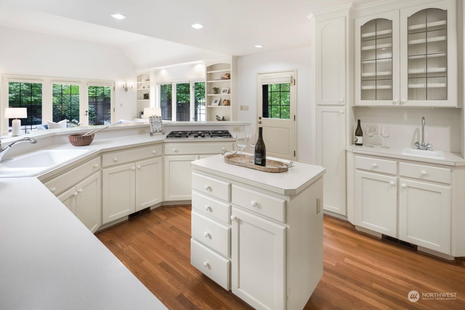 3701 Magnolia Boulevard W