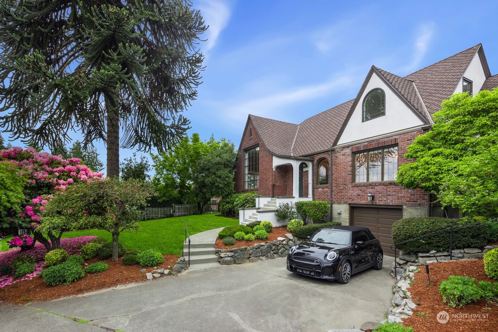 3701 Magnolia Boulevard W