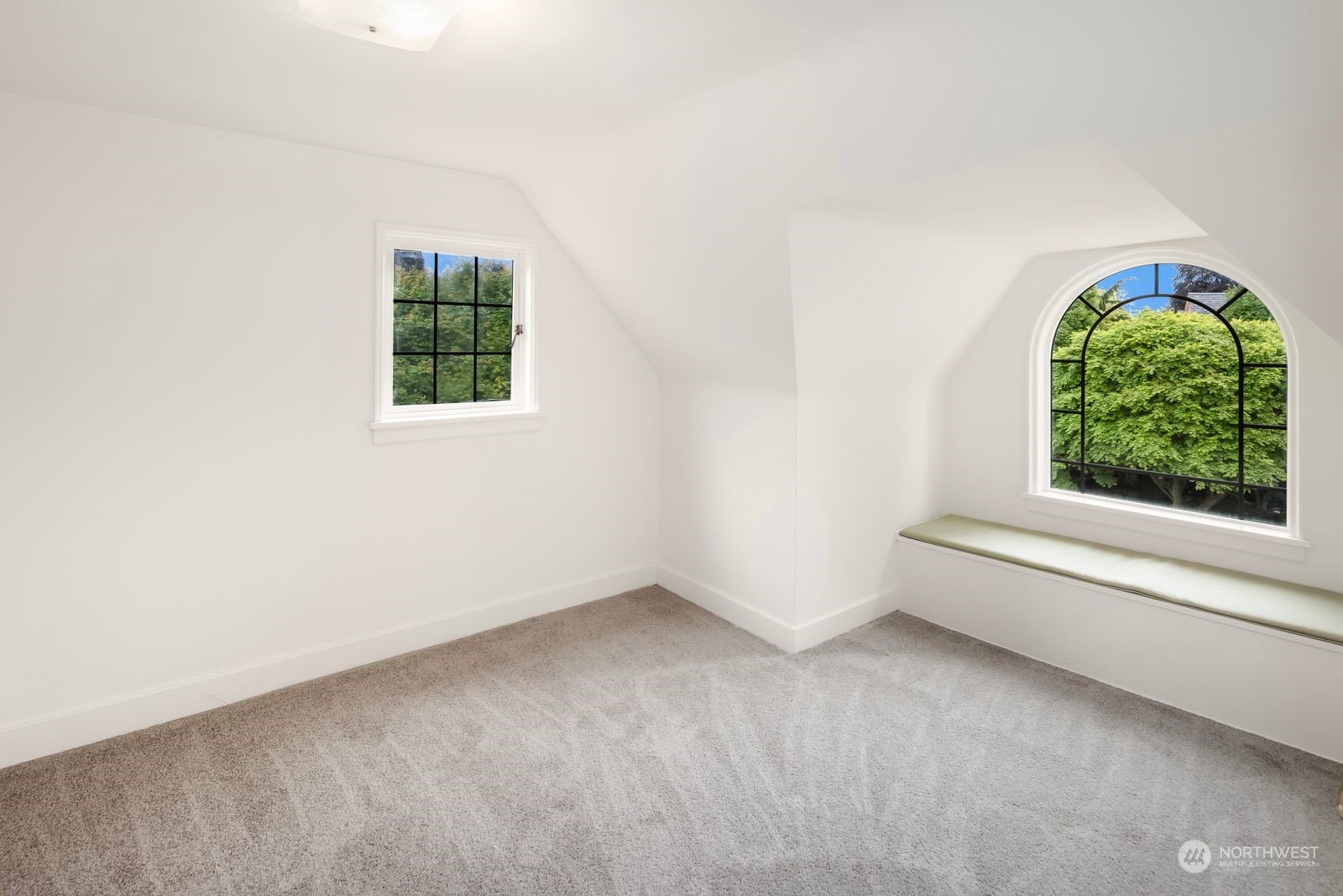 3701 Magnolia Boulevard W