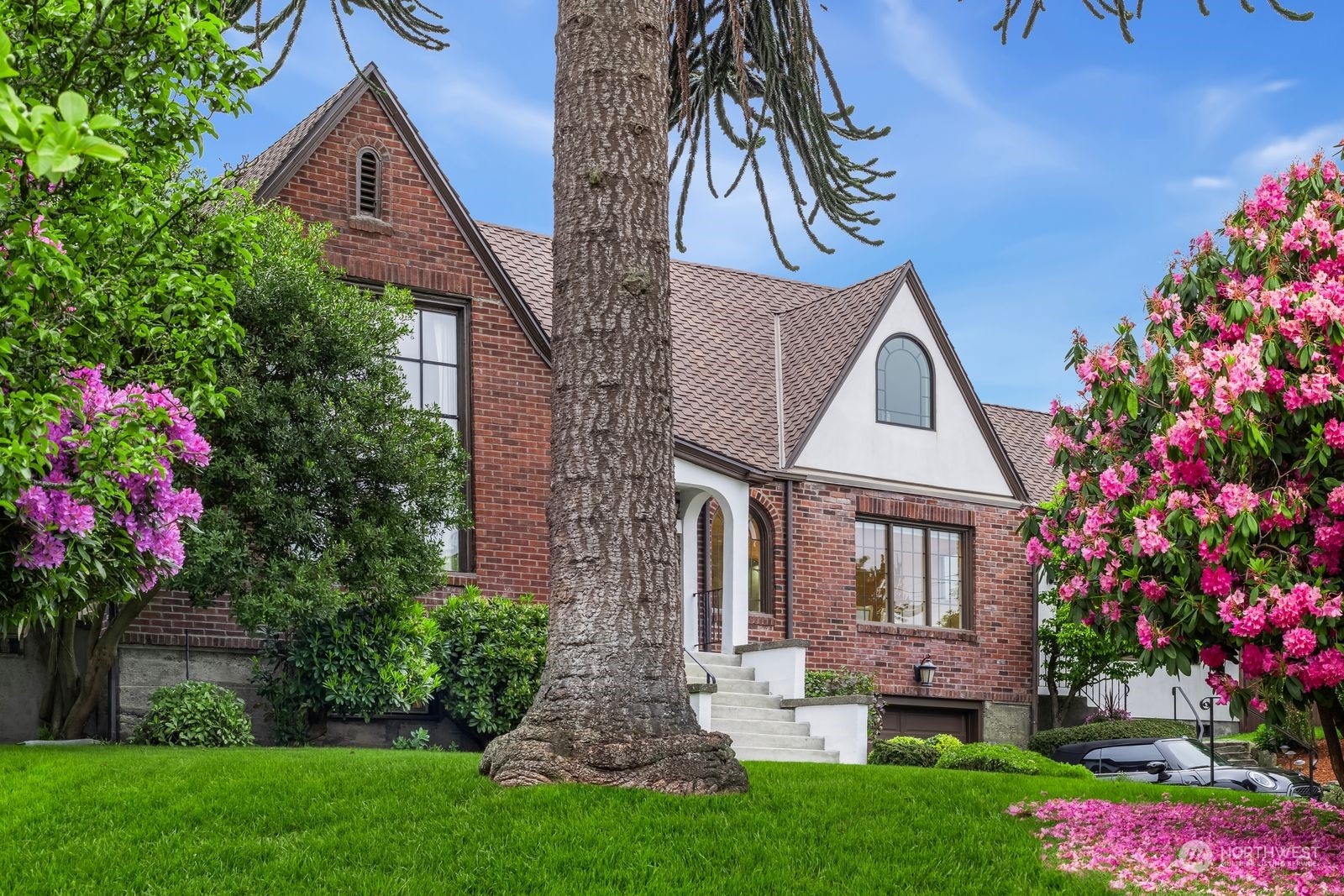 3701 Magnolia Boulevard W