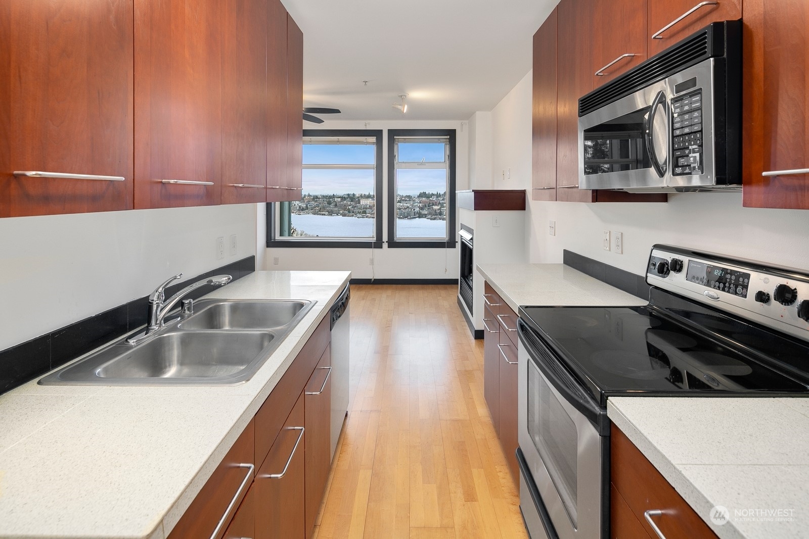 655 Crockett Street Unit: B405