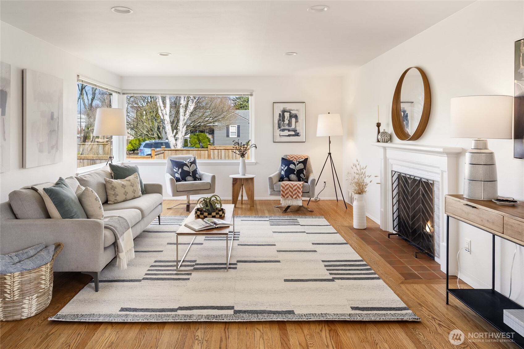 3215 W Bertona Street