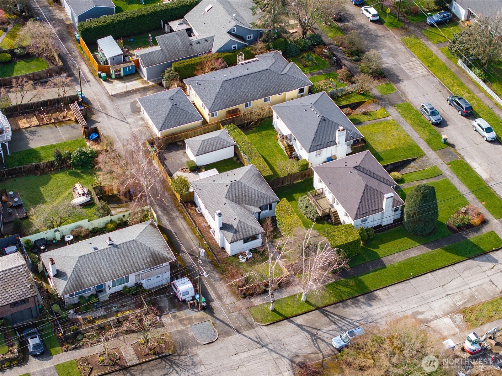 3215 W Bertona Street