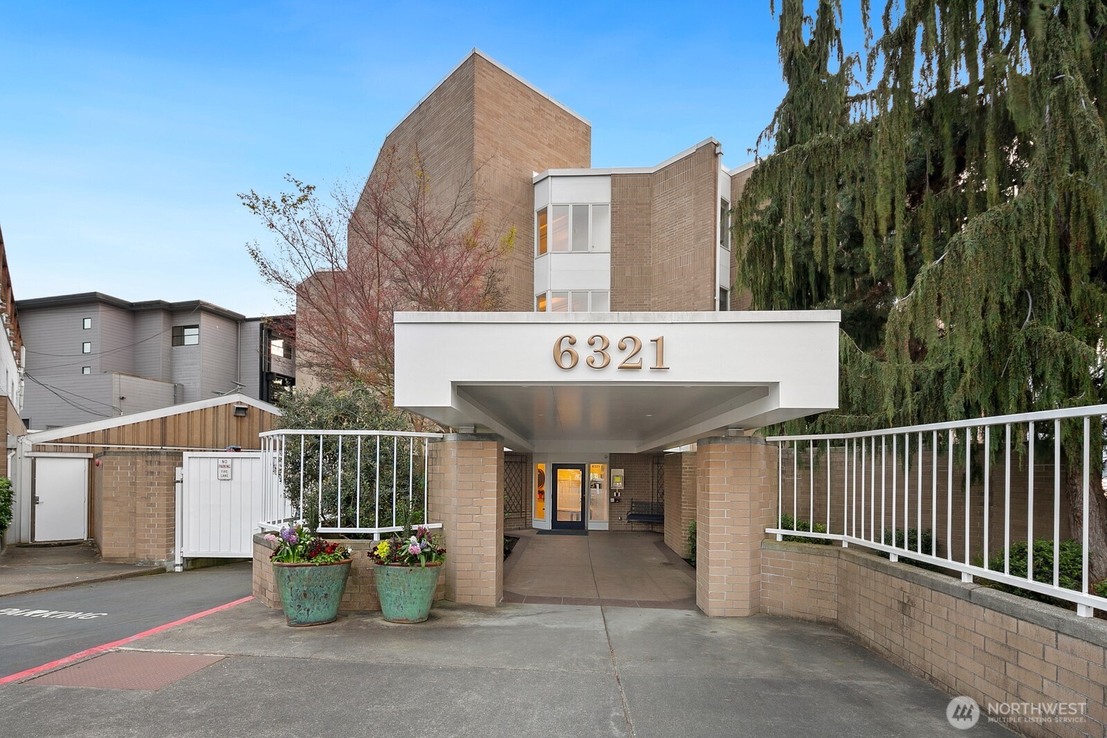 6321 Seaview Avenue NW Unit: 21