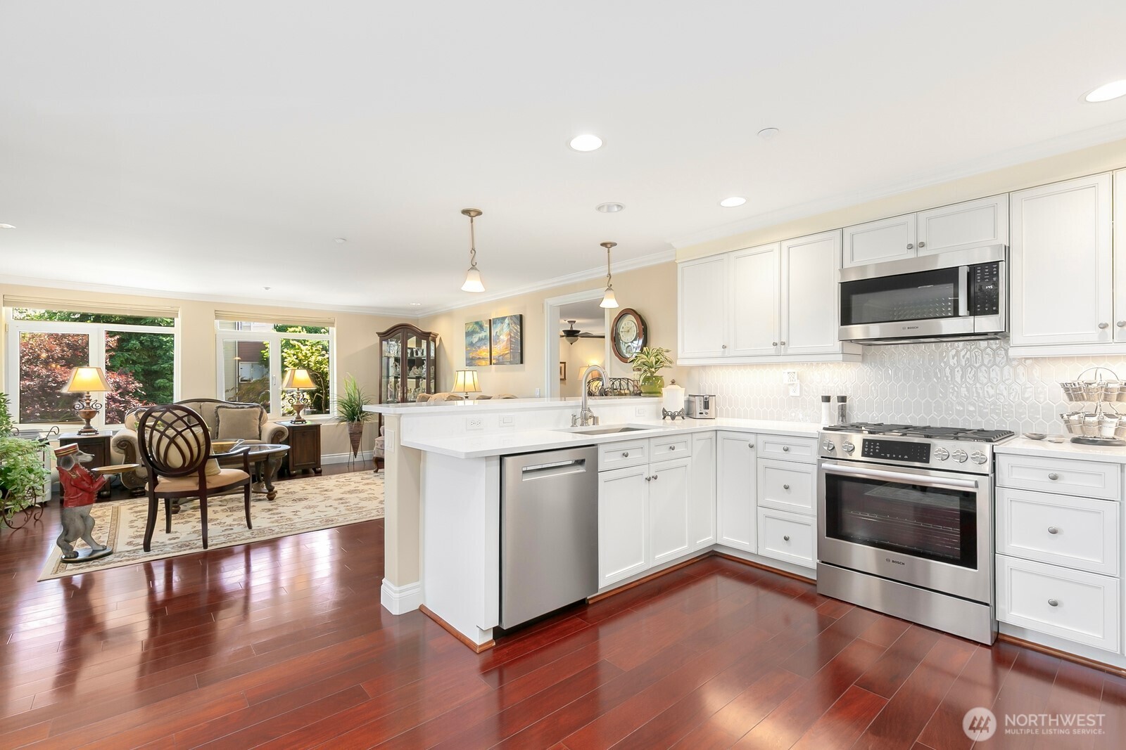 2100 Thorndyke Avenue W Unit: 101