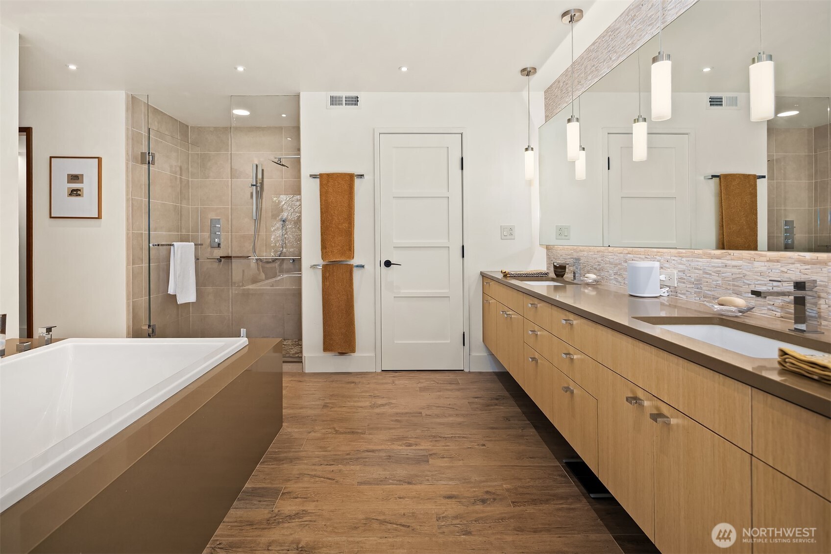 1561 Magnolia Boulevard W