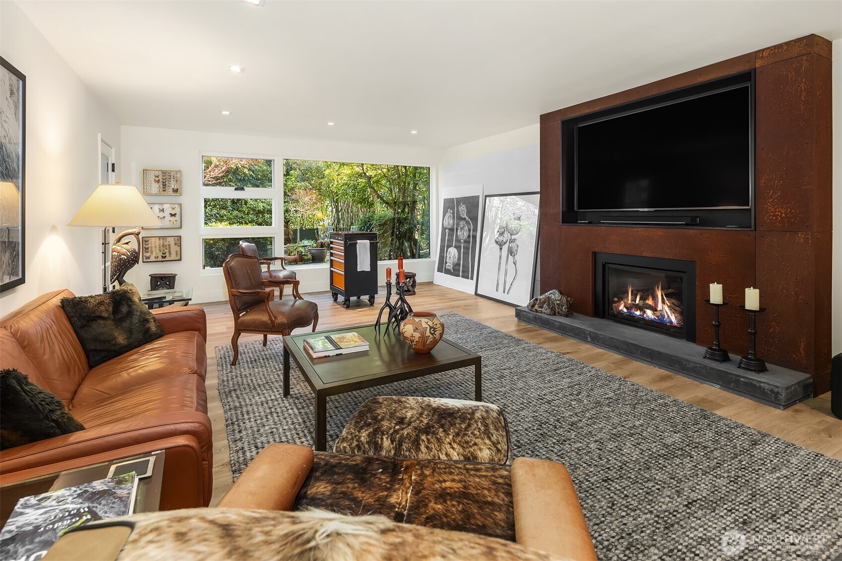 1561 Magnolia Boulevard W