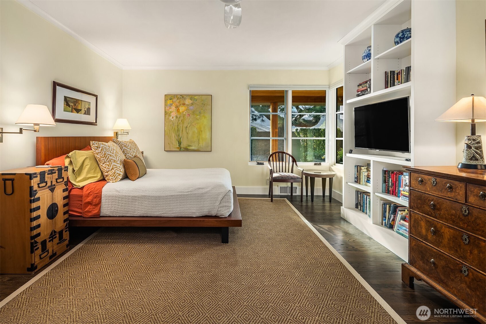 1561 Magnolia Boulevard W