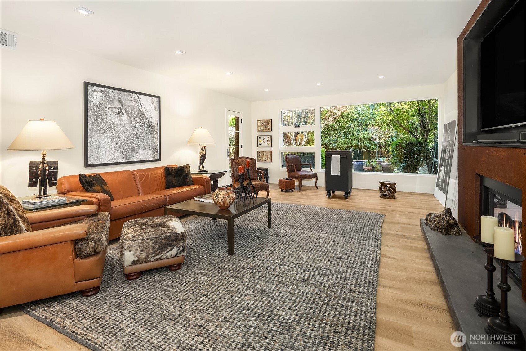 1561 Magnolia Boulevard W