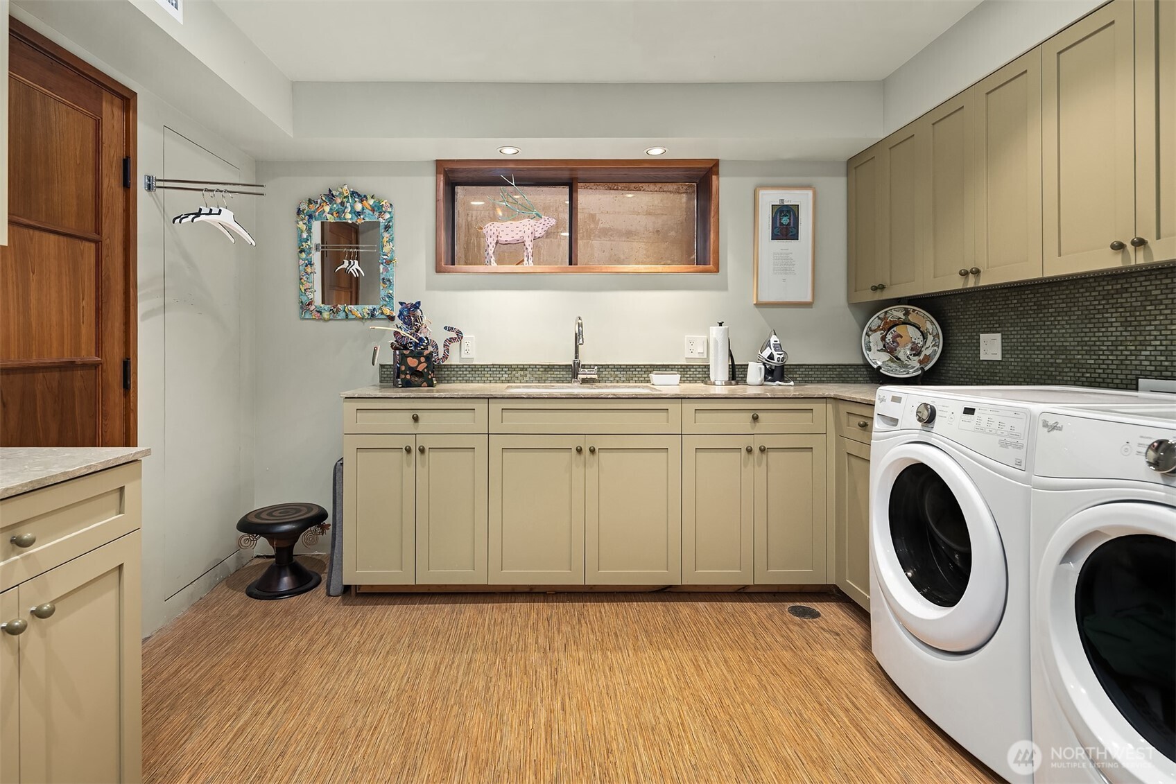 1561 Magnolia Boulevard W