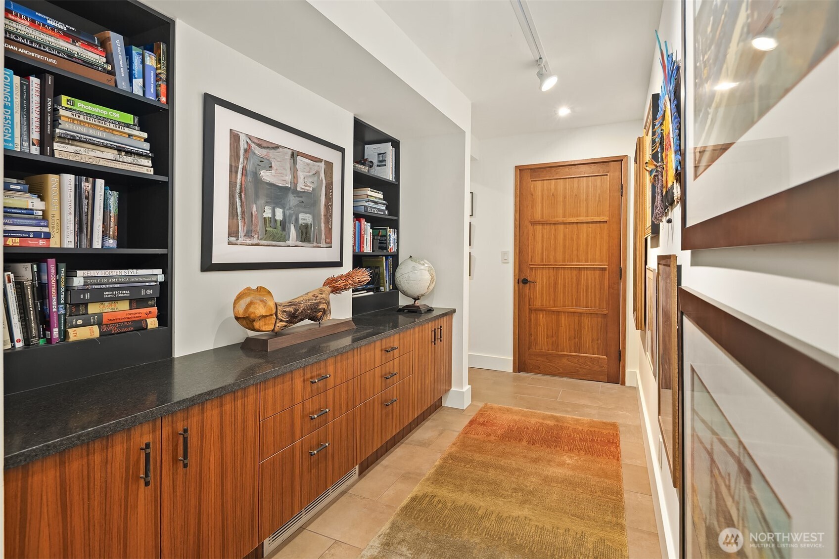 1561 Magnolia Boulevard W