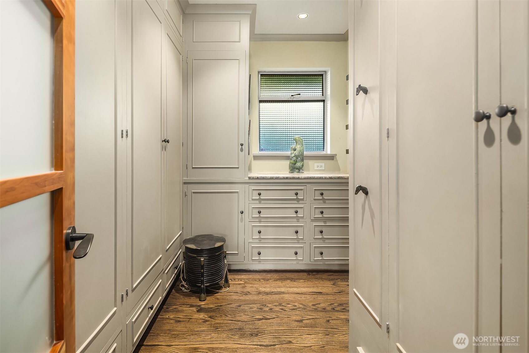 1561 Magnolia Boulevard W