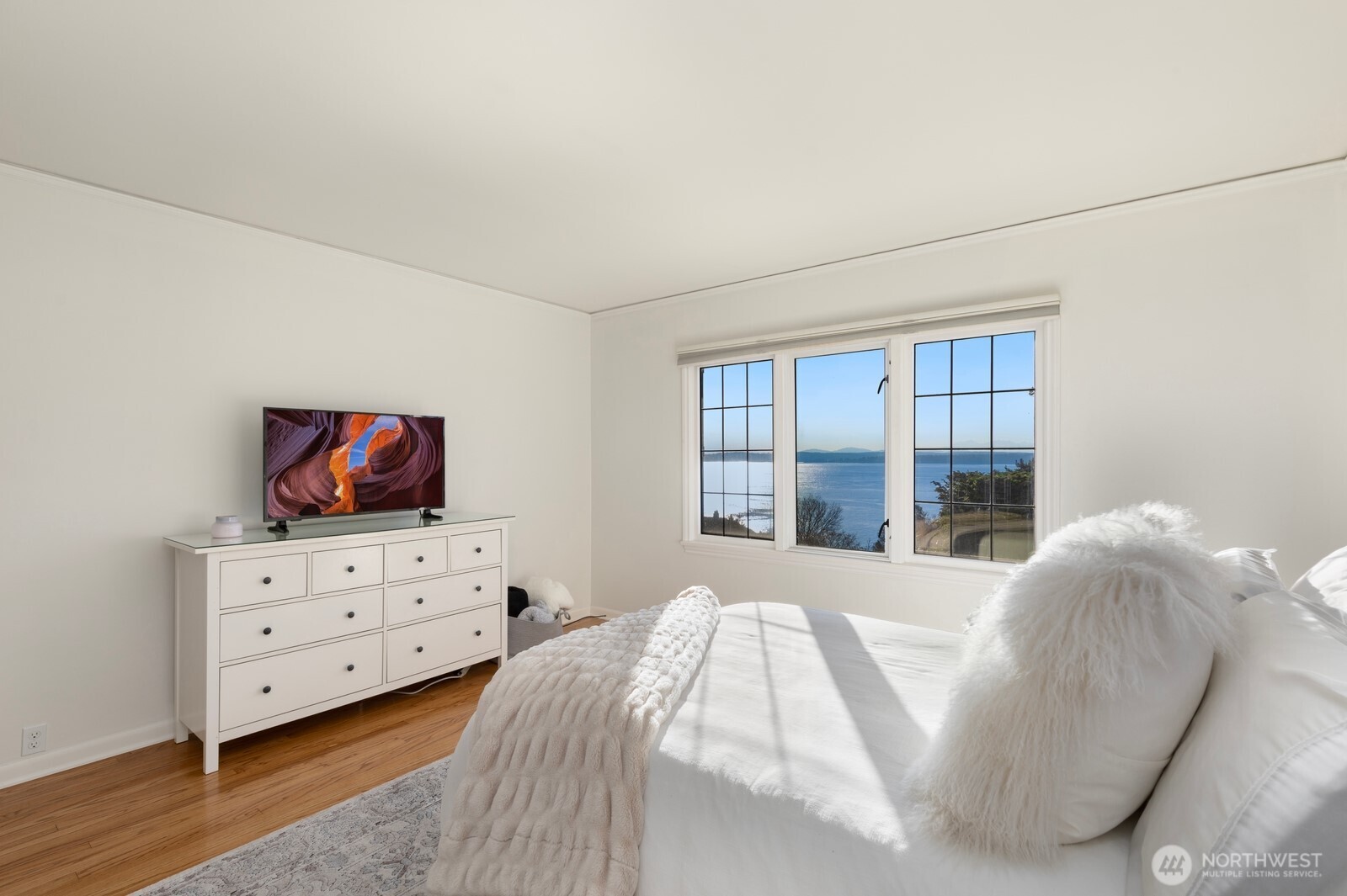 2803 Magnolia Boulevard W