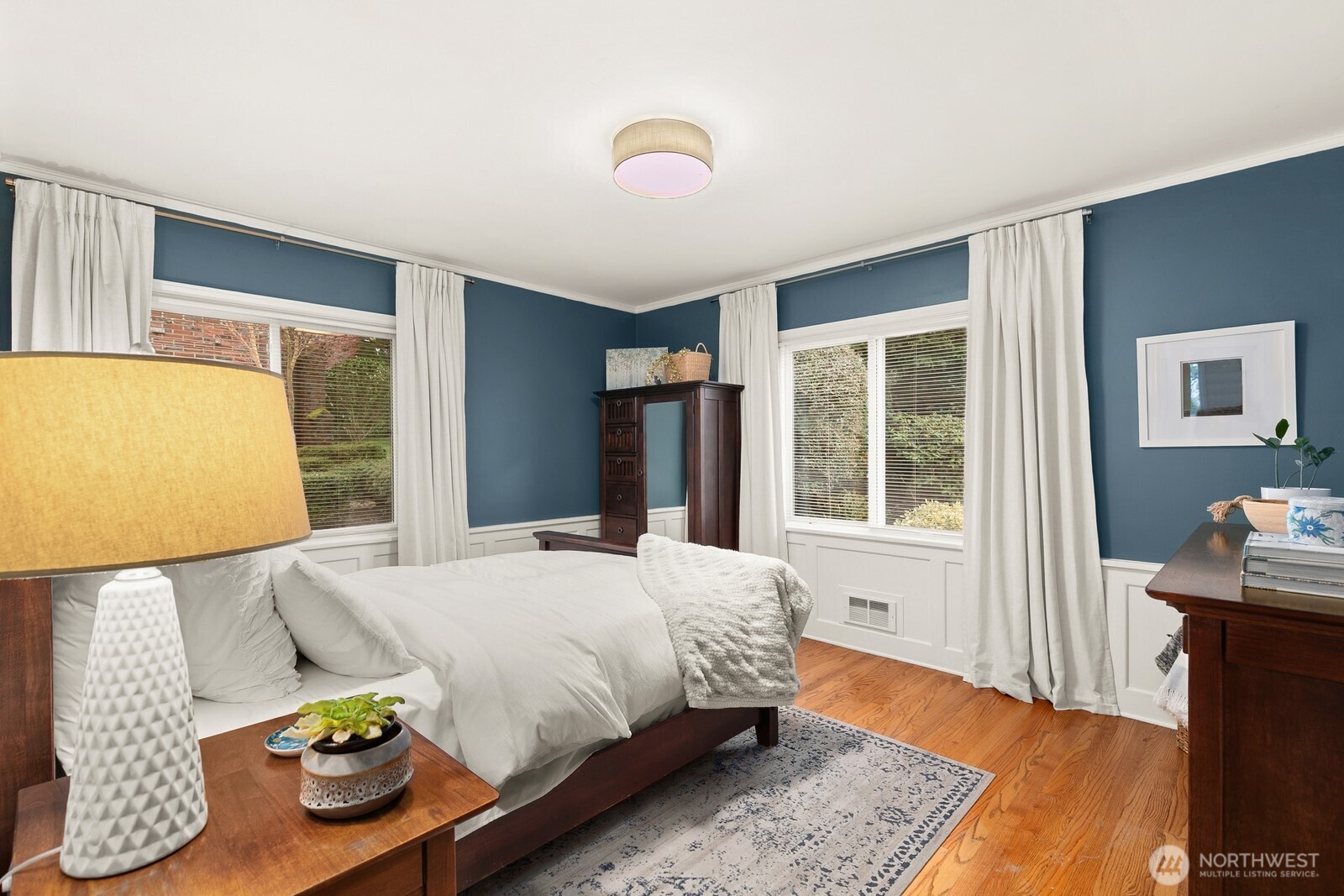 2803 Magnolia Boulevard W