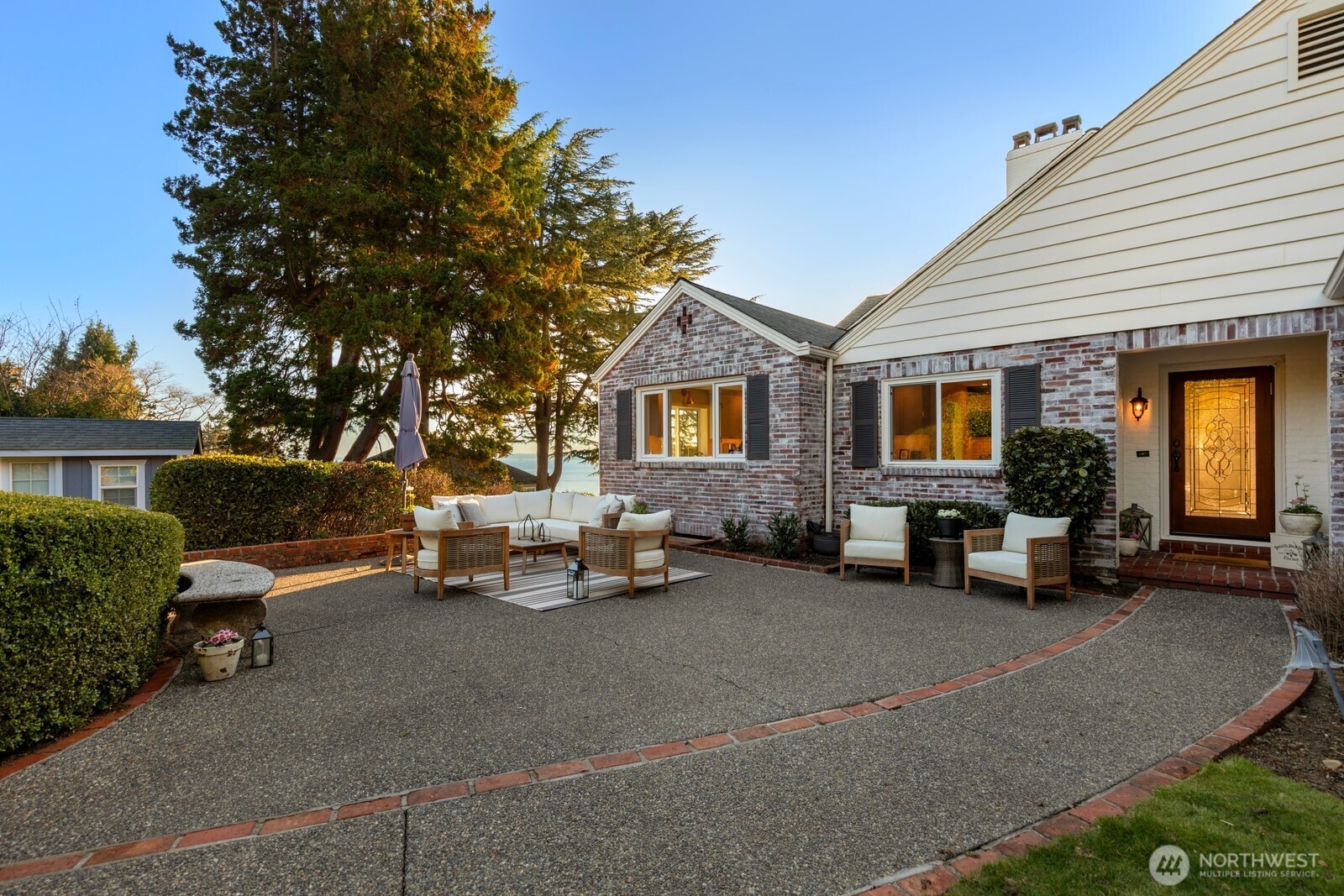 2803 Magnolia Boulevard W