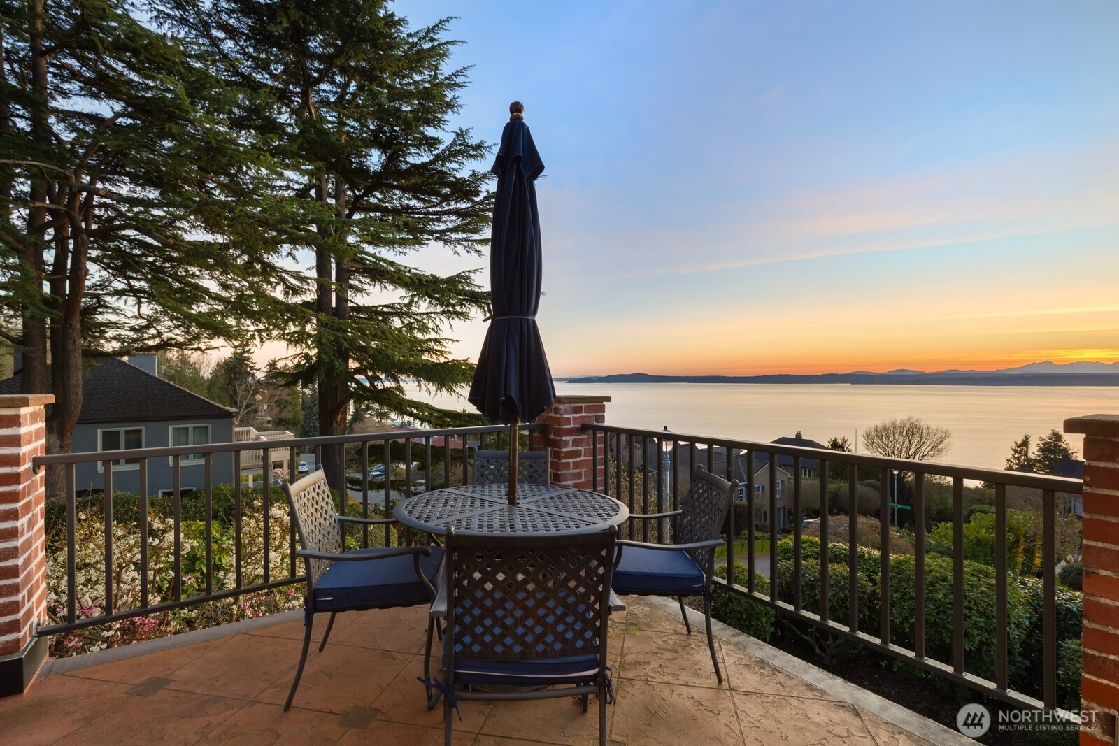 2803 Magnolia Boulevard W