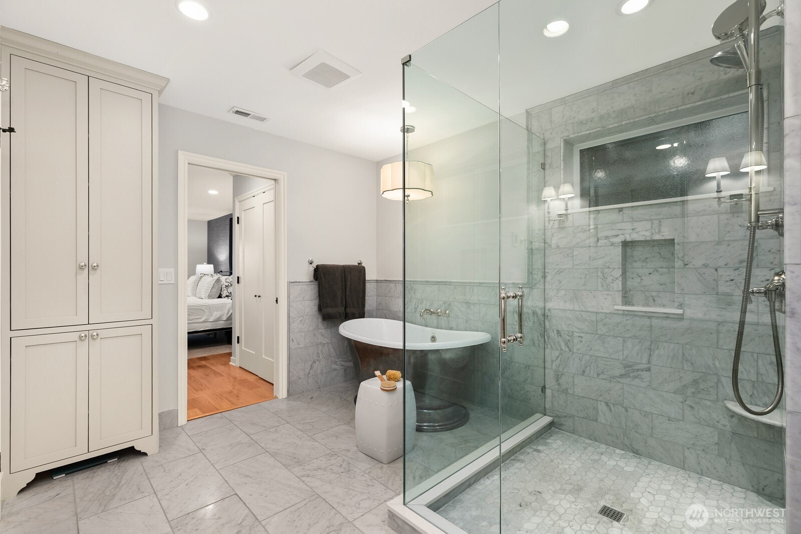 2803 Magnolia Boulevard W